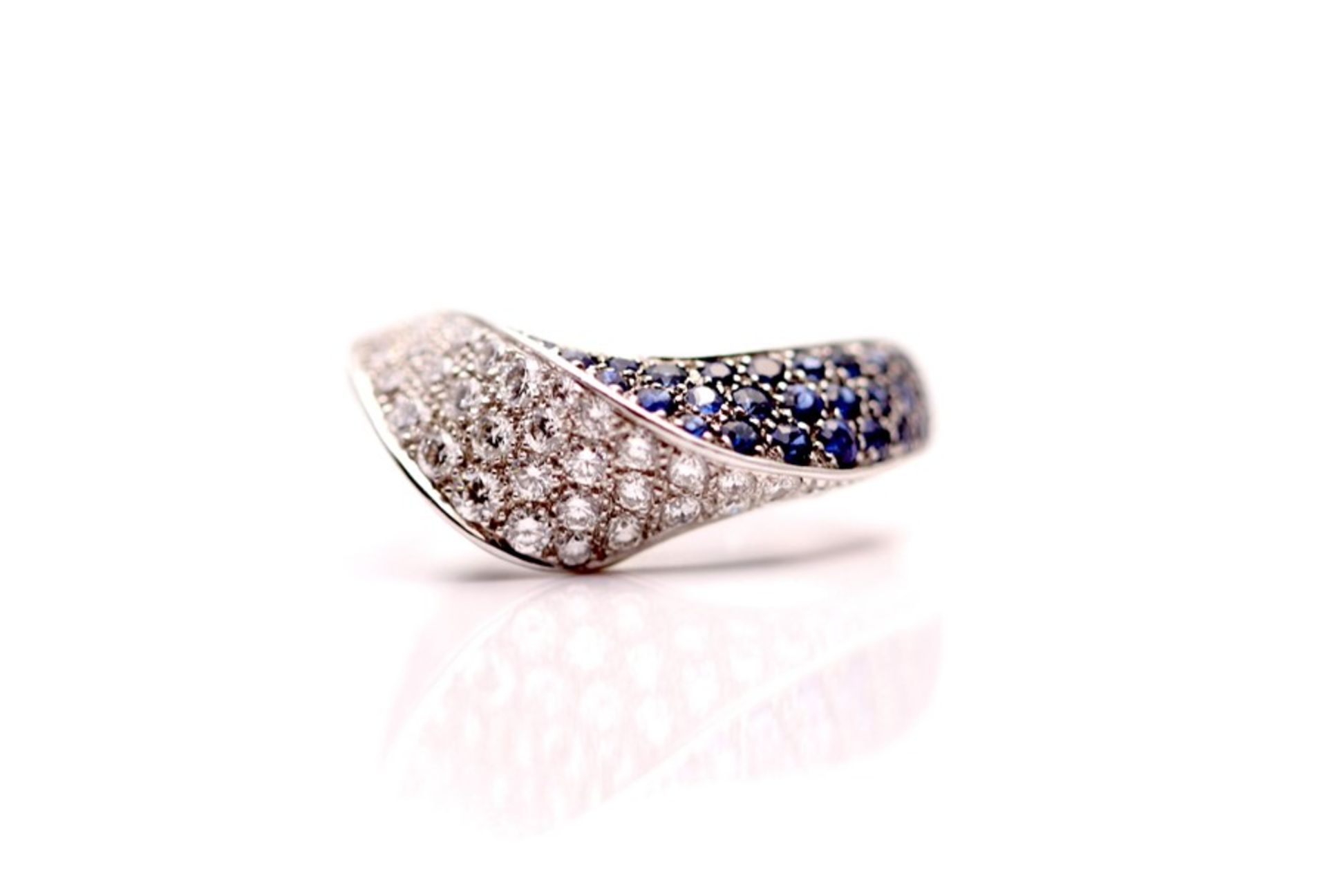 18CT WHITE GOLD LADIES DIAMOND AND SAPPHIRE RING