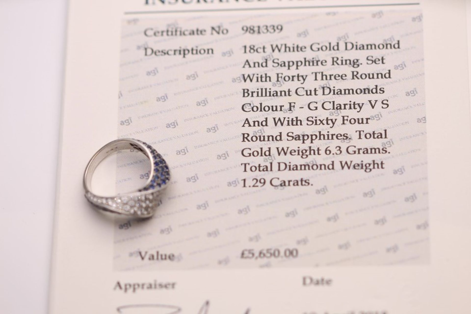 18CT WHITE GOLD LADIES DIAMOND AND SAPPHIRE RING - Image 4 of 4