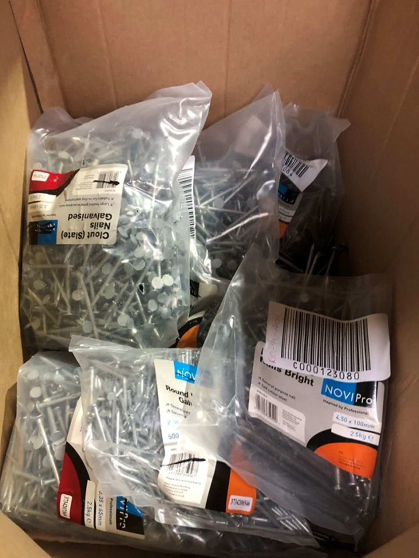 1 LOT TO CONTAIN ASSORTED NOVIPRO SCREWS AND NAILS / COLOURS, SIZES AND CONDITIONS VARY (PUBLIC