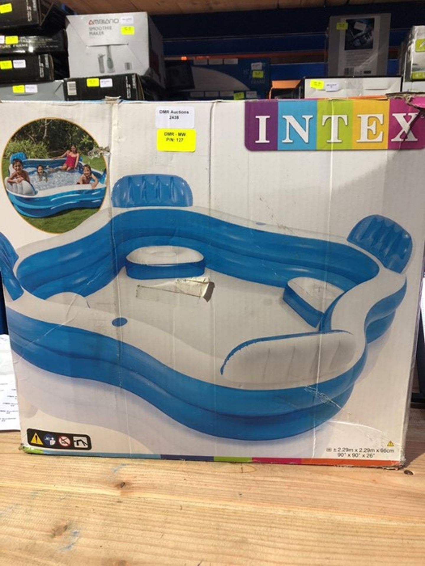 1 BOXED INTEX FAMILY SWIMMING POOL / RRP £29.95 (PUBLIC VIEWING AVAILABLE)