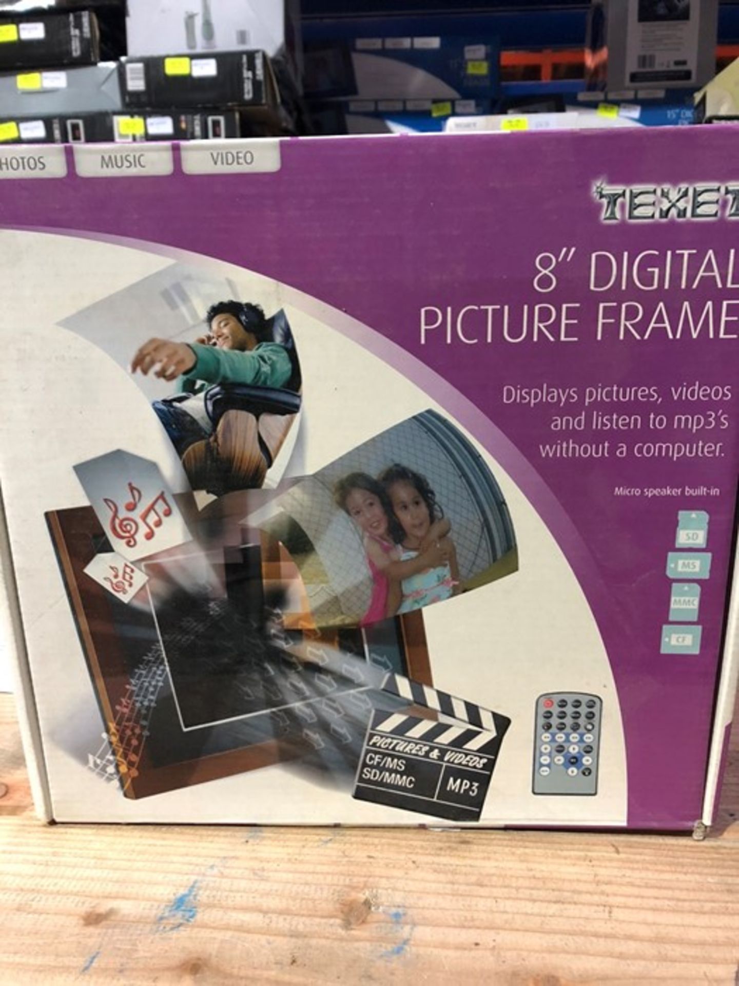 1 BOXED TEXET 8" DIGITAL PICTURE FRAME / RRP £29.99 (PUBLIC VIEWING AVAILABLE)