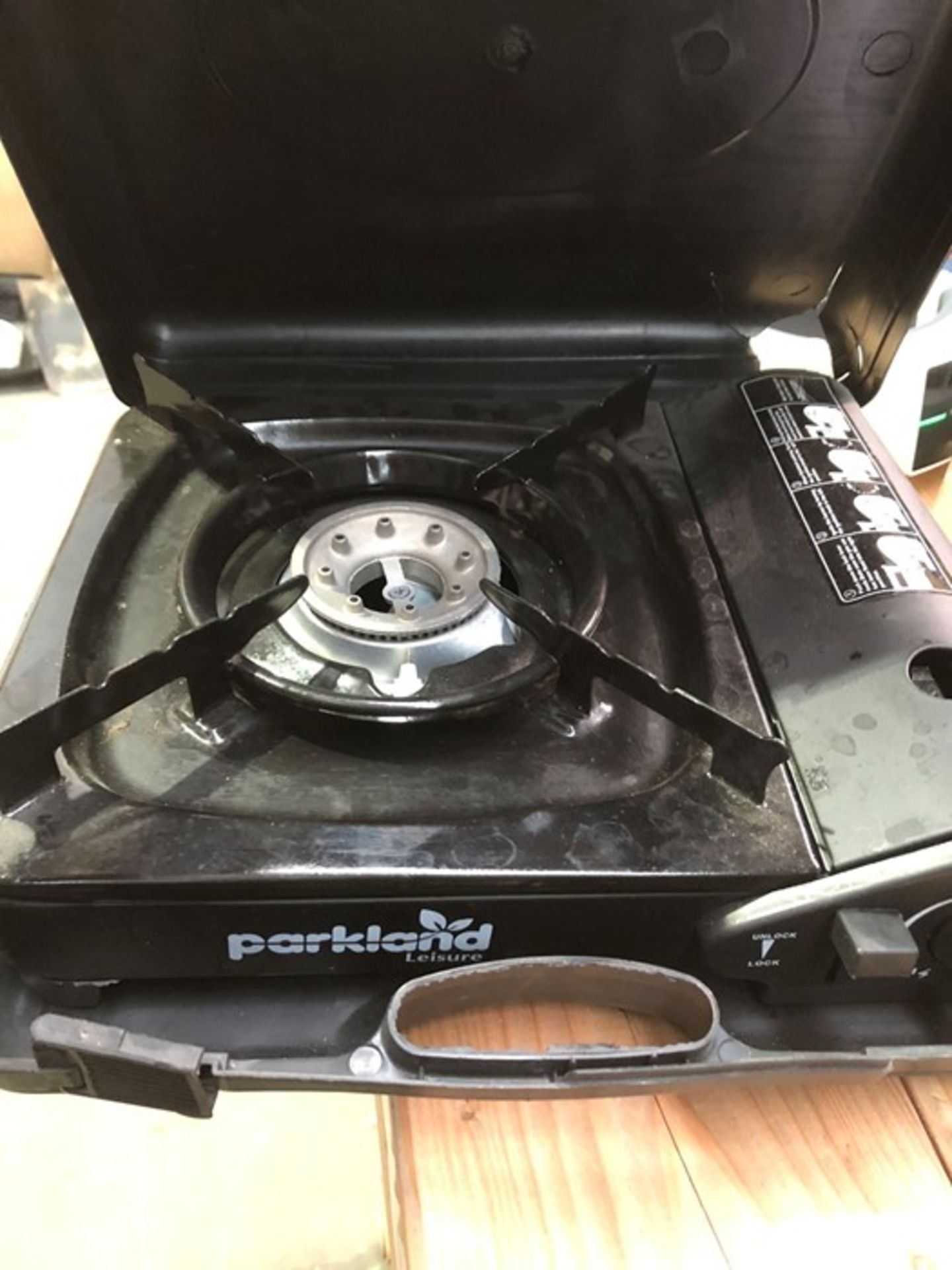 1 PARKLAND LEISURE PORTABLE GAS STOVE / RRP £21.99 (PUBLIC VIEWING AVAILABLE)