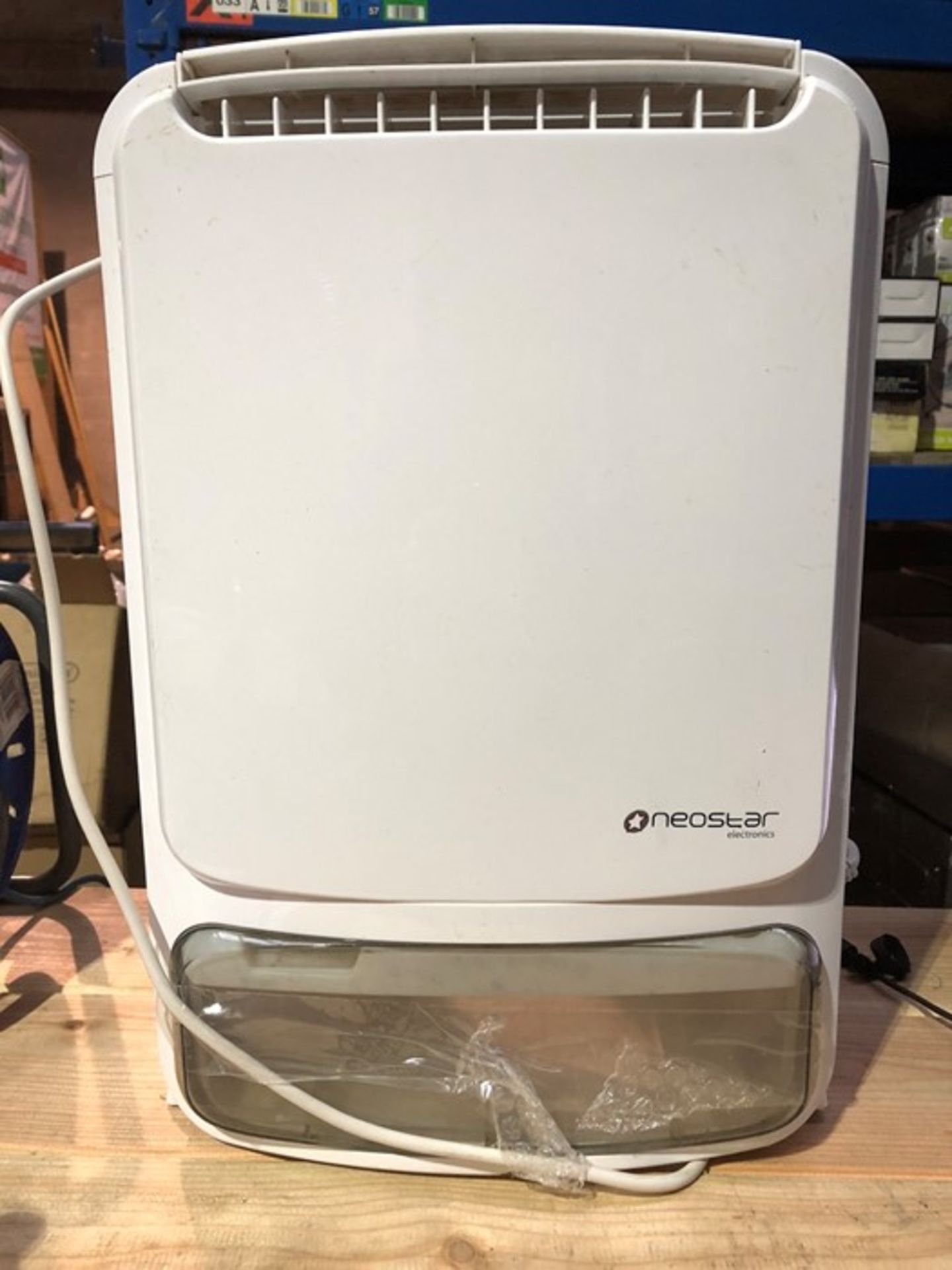 1 NEOSTAR DEHUMIDIFIER IN WHITE (PUBLIC VIEWING AVAILABLE)
