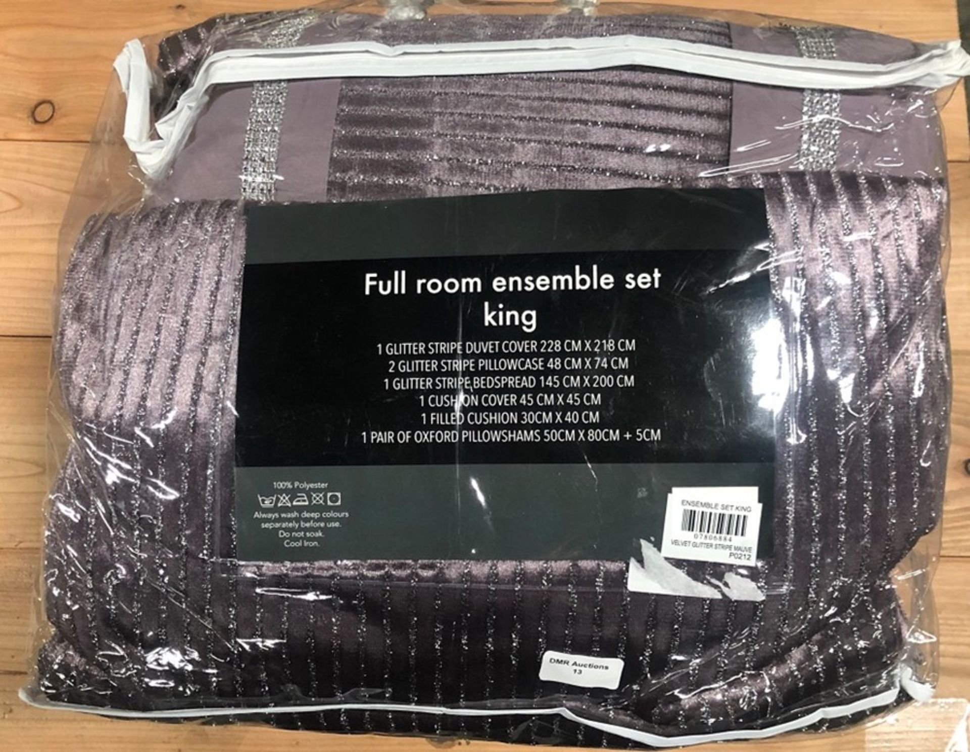 1 BAGGED VELVET GLITTER STRIPE KING SIZE BEDROOM ENSEMBLE IN MAUVE / RRP £199.99 (PUBLIC VIEWING - Image 2 of 2