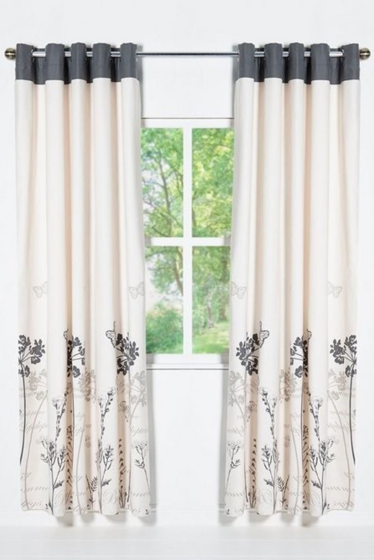 1 BAGGED MEADOW EYELET FULLY LINED CURTAINS IN NATURAL / SIZE 45 X 54CM (PUBLIC VIEWING AVAILABLE)