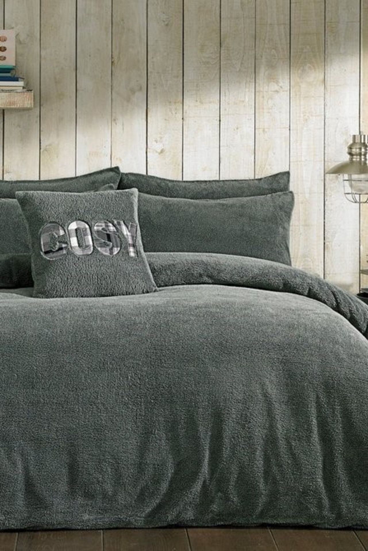 1 AS NEW BAGGED COSY TEDDY FITTED SHEET IN CHARCOAL GREY / SIZE: SINGLE / RRP £26.99 (PUBLIC VIEWING - Image 2 of 2