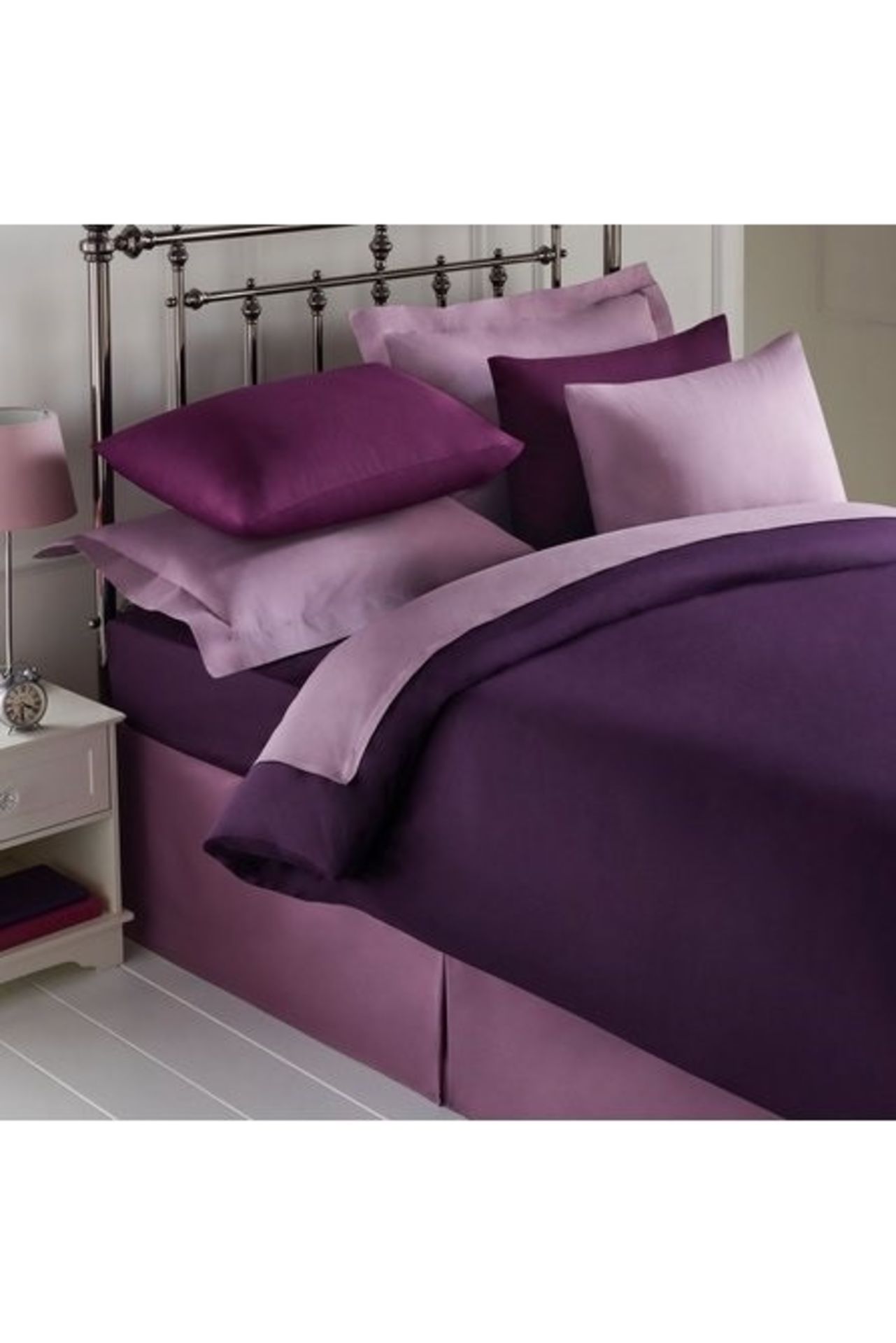 1 BAGGED LUXURY PERCALE PLAIN DYED BEDLINEN IN PLUM (PUBLIC VIEWING AVAILABLE)