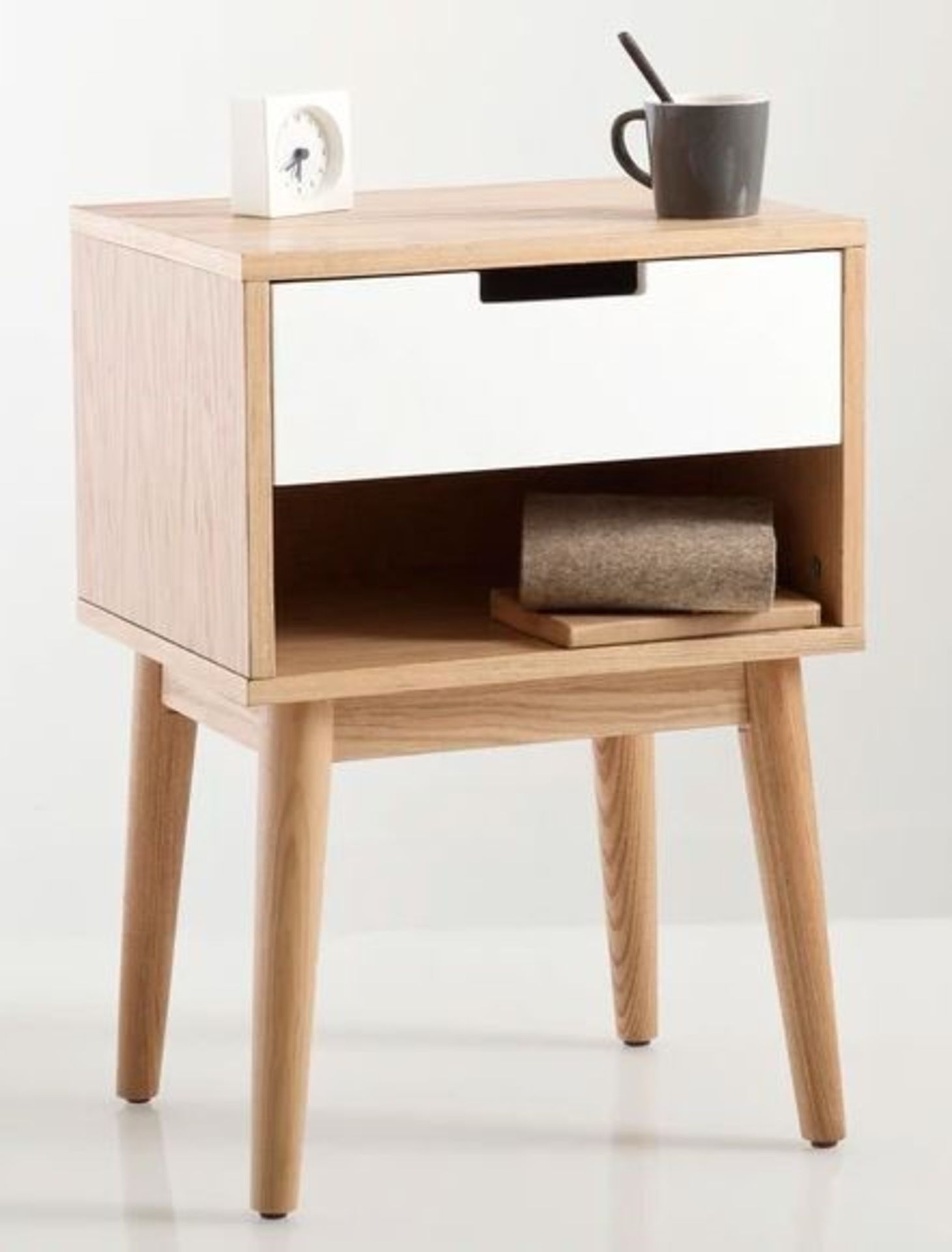 1 GRADE B BOXED DESIGNER JIMI VINTAGE STYLE BEDSIDE CABINET IN WHITE AND WOOD / RRP £135.00 (