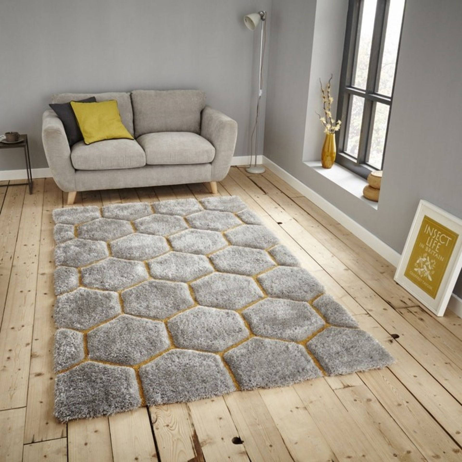 1 GRADE A BAGGED DESIGNER BERIS HEXAGON GEOMETRIC HAND CARVED RUG IN GREY/YELLOW / 150 X 230CM / RRP - Image 2 of 2