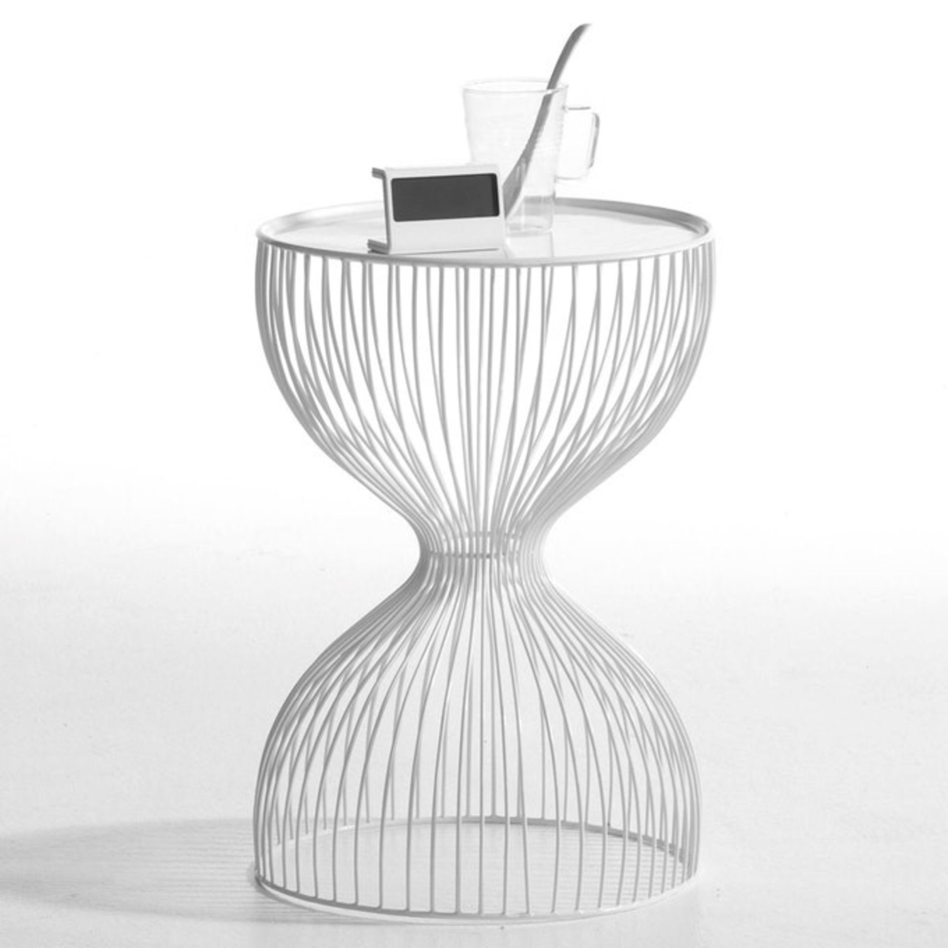 1 GRADE B BOXED DESIGNER JANIK WIRE CAGE BEDSIDE TABLE IN WHITE / RRP £99.00 (PUBLIC VIEWING