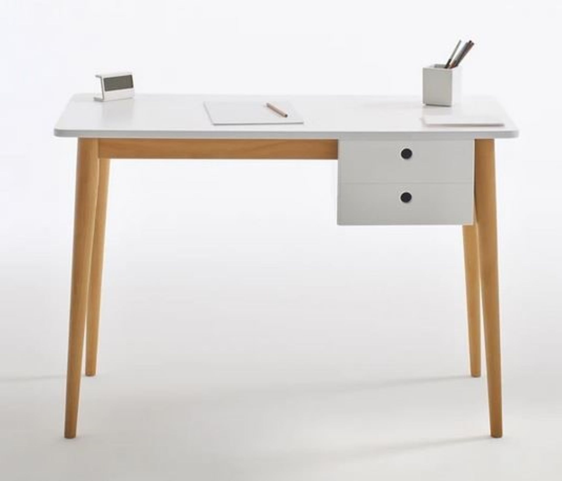 1 BOXED GRADE A DESIGNER JIMI-SCANDI-STYLE CHILD'S DESK IN WHITE / RRP £199.00 (PUBLIC VIEWING