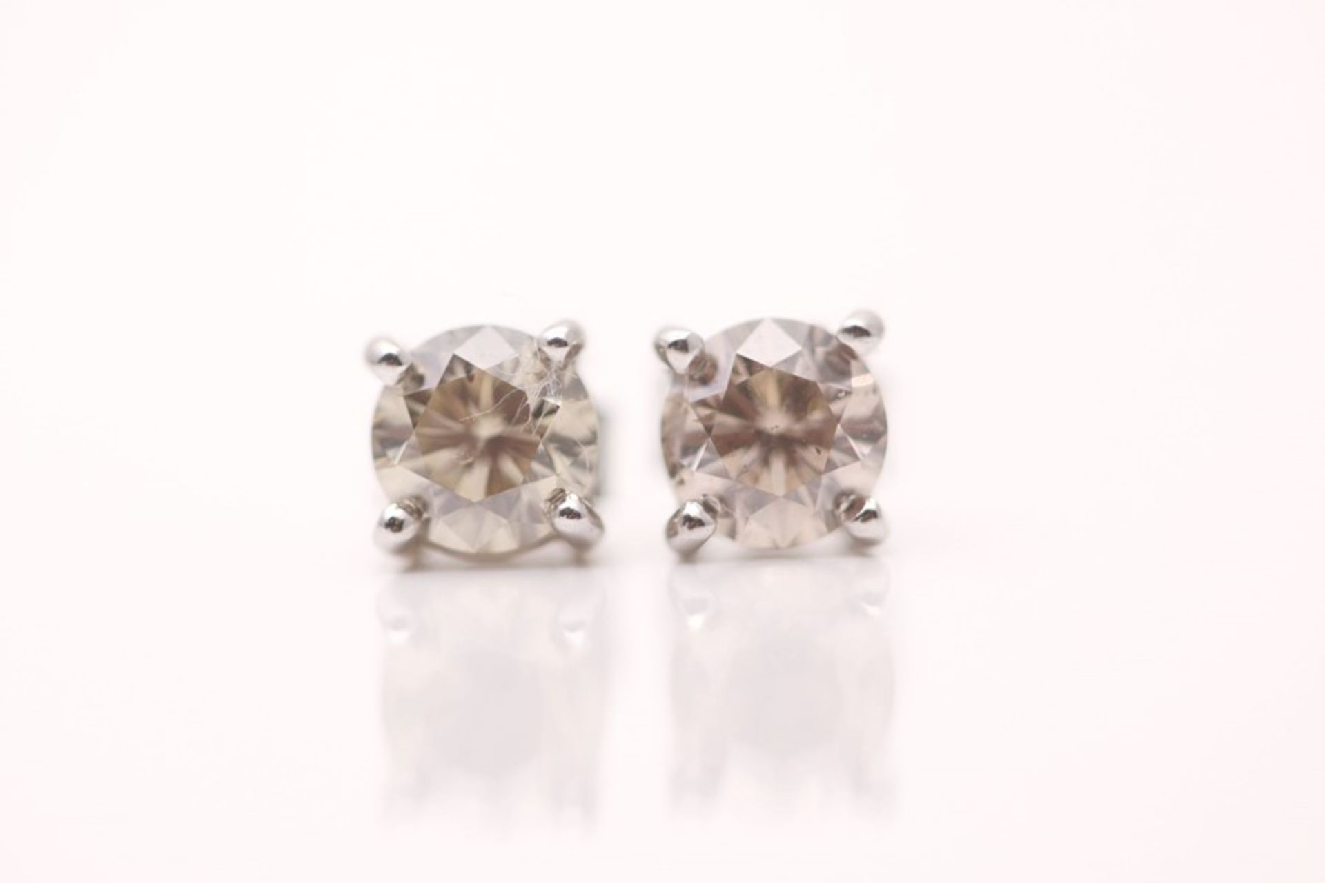 18CT WHITE GOLD LADIES DIAMOND SOLITAIRE EARRINGS