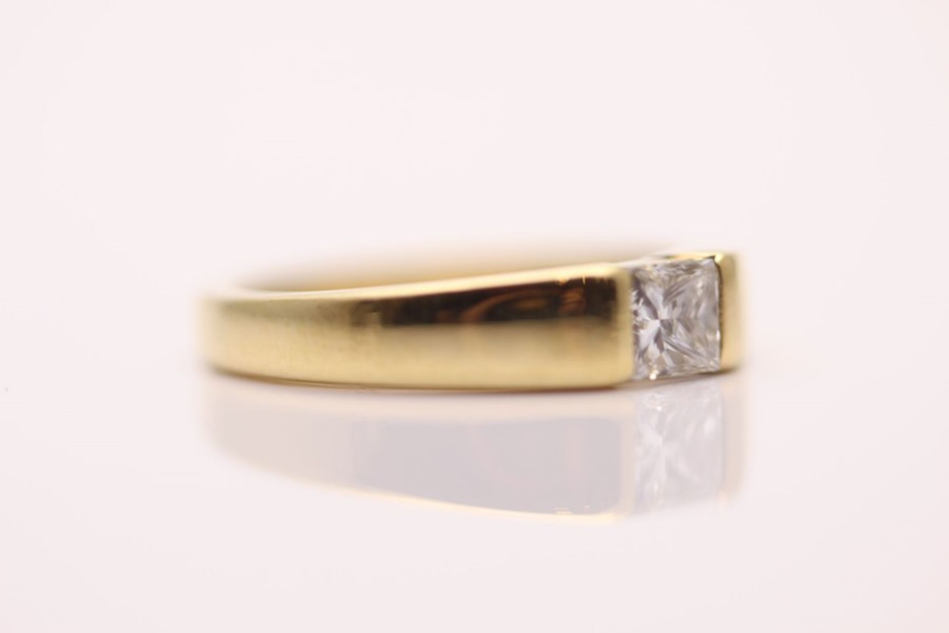 18CT YELLOW GOLD LADIES DIAMOND RING - Image 3 of 4