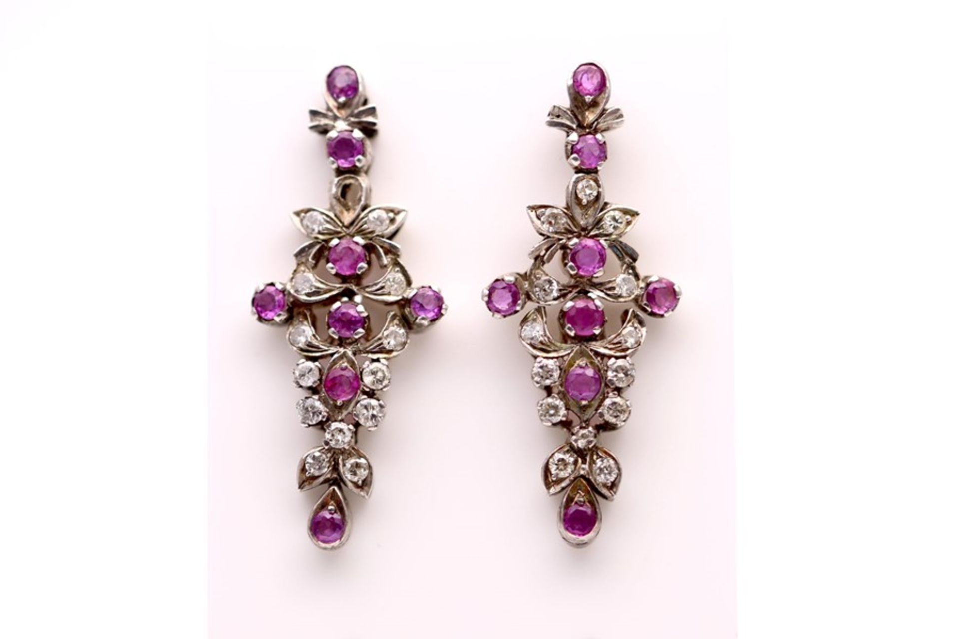 18CT WHITE GOLD LADIES DIAMOND AND RUBY ANTIQUE DROP EARRINGS