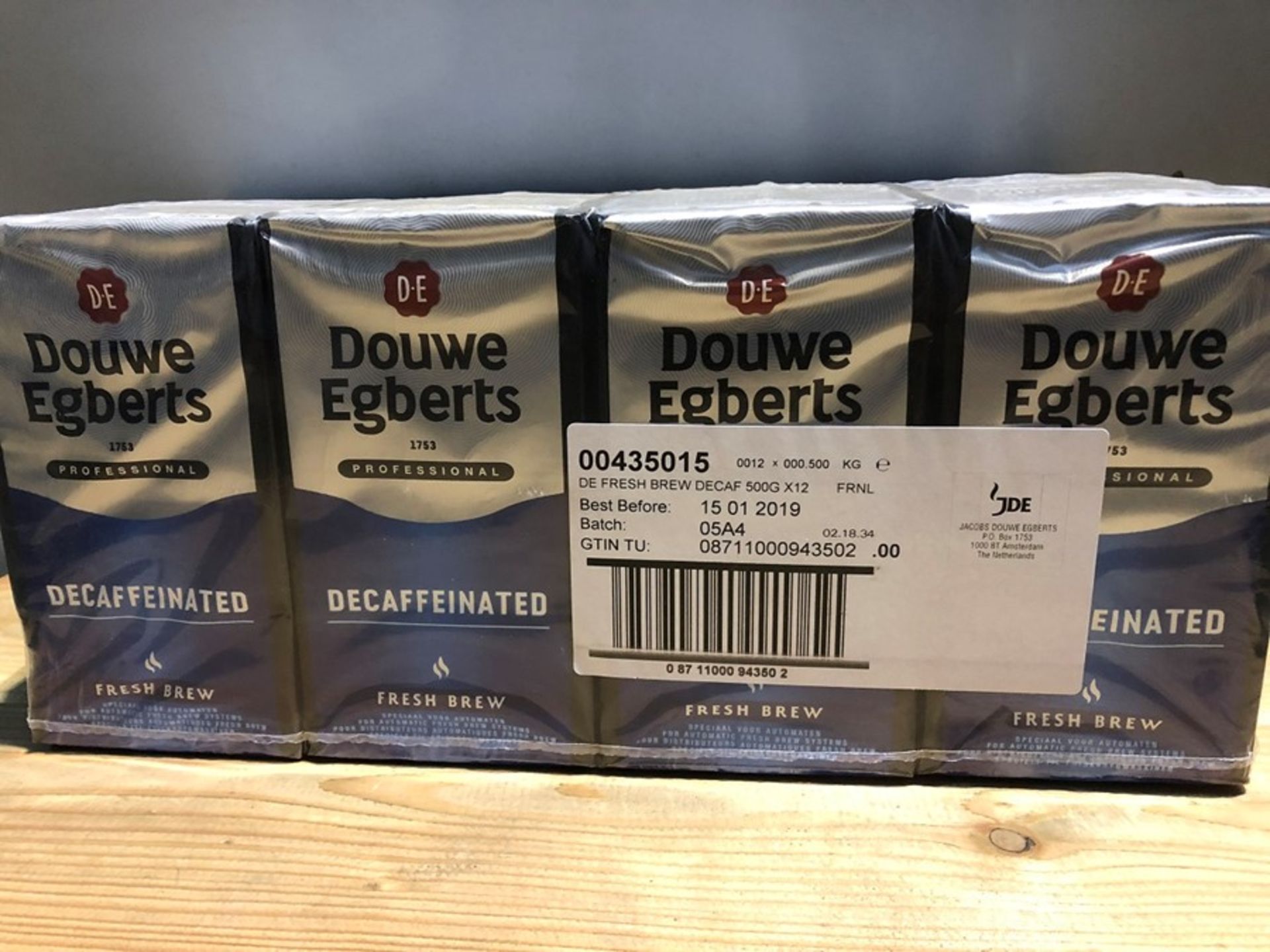 1 LOT TO CONTAIN 2 PACKS OF 12 DOUWE EGBERTS DECAFFINATED COFFEE / BEST BEFORE: 15/01/2019 (PUBLIC