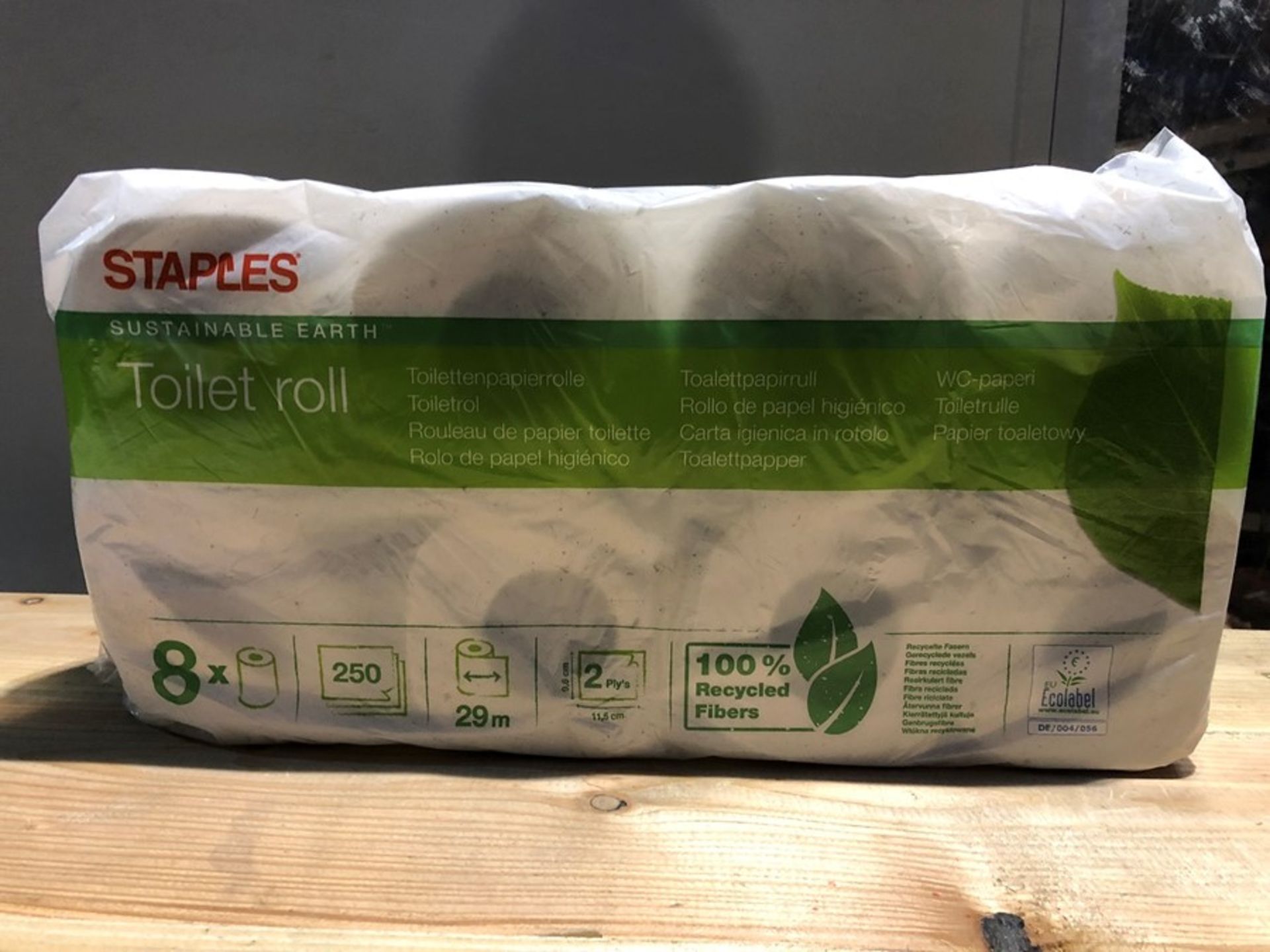 1 BAGGED SET OF 8 STAPLES TOILET ROLLS / PN - 863 (PUBLIC VIEWING AVAILABLE)