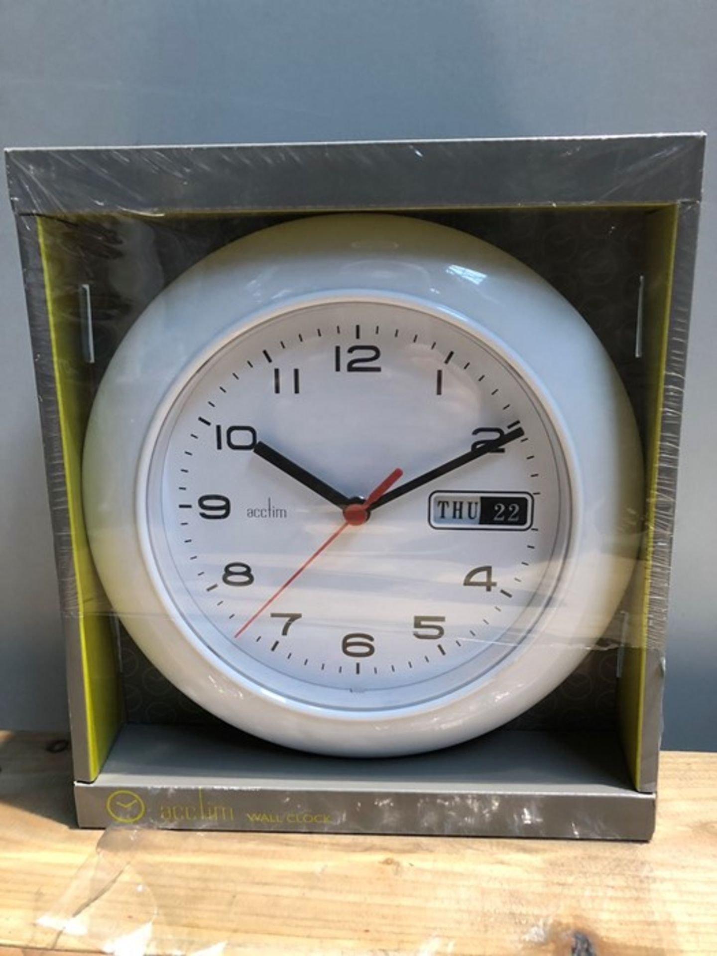 1 BOXED ACCTIM WALL CLOCK (PUBLIC VIEWING AVAILABLE)
