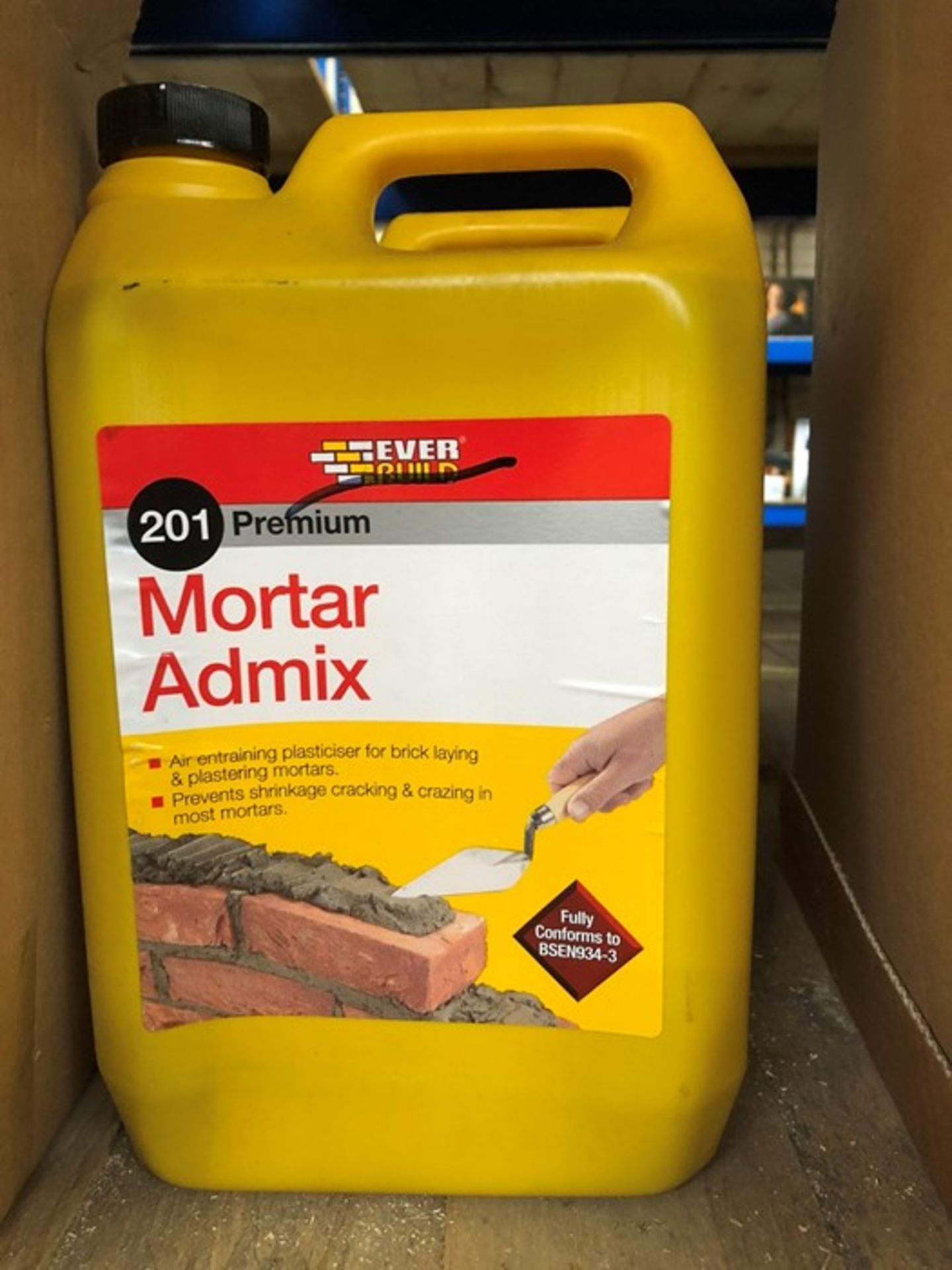 1 LOT TO CONTAIN 3 BOTTLES OF EVER BUILD MORTAR ADMIX (PUBLIC VIEWING AVAILABLE)