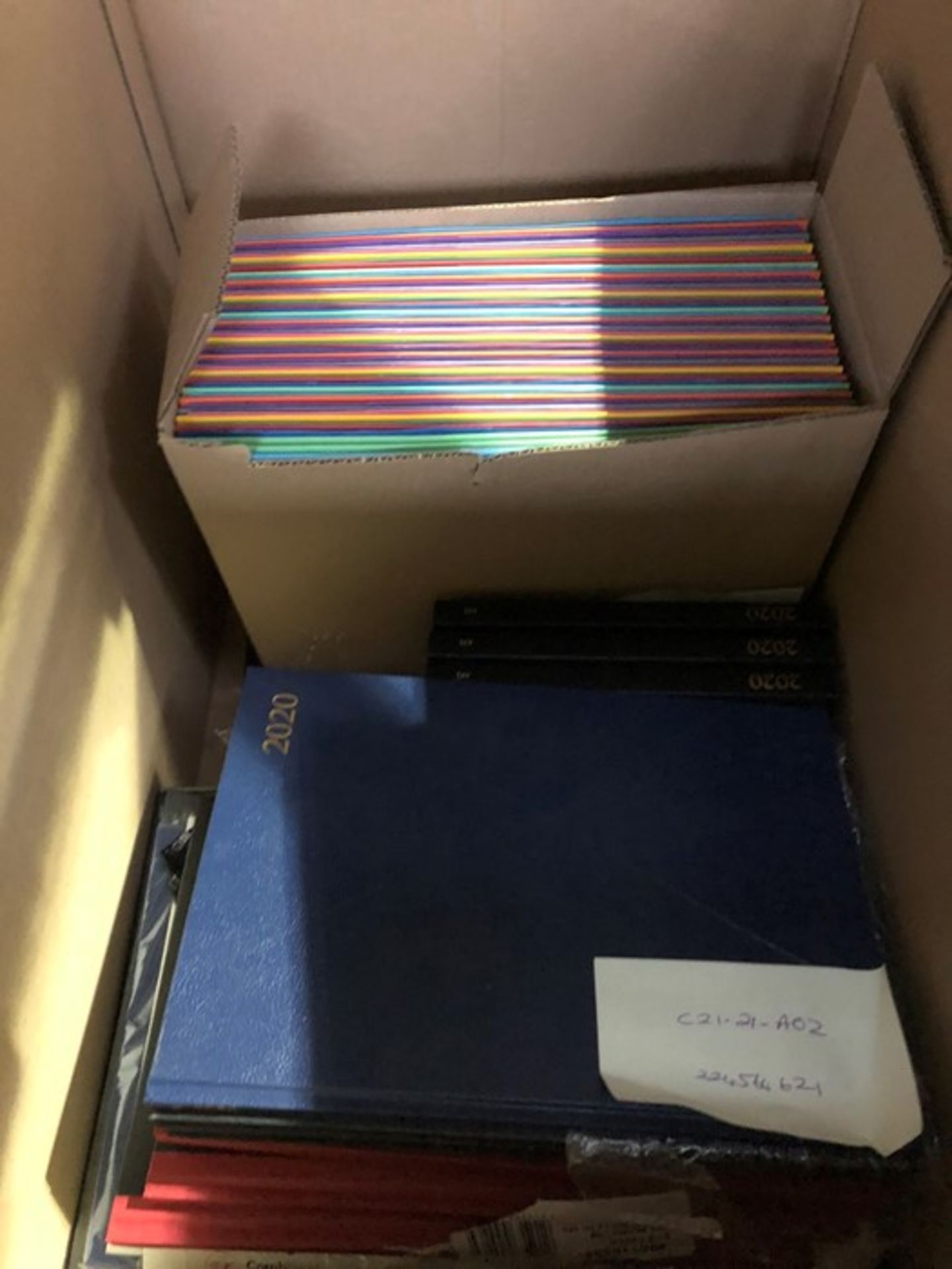 1 BOX OF AN ASSORTMENT OF OFFICE PRODUCTS / INCLUDES MULTI-COLOURED FILES AND 2020 NOTEBOOKS/DIARIES