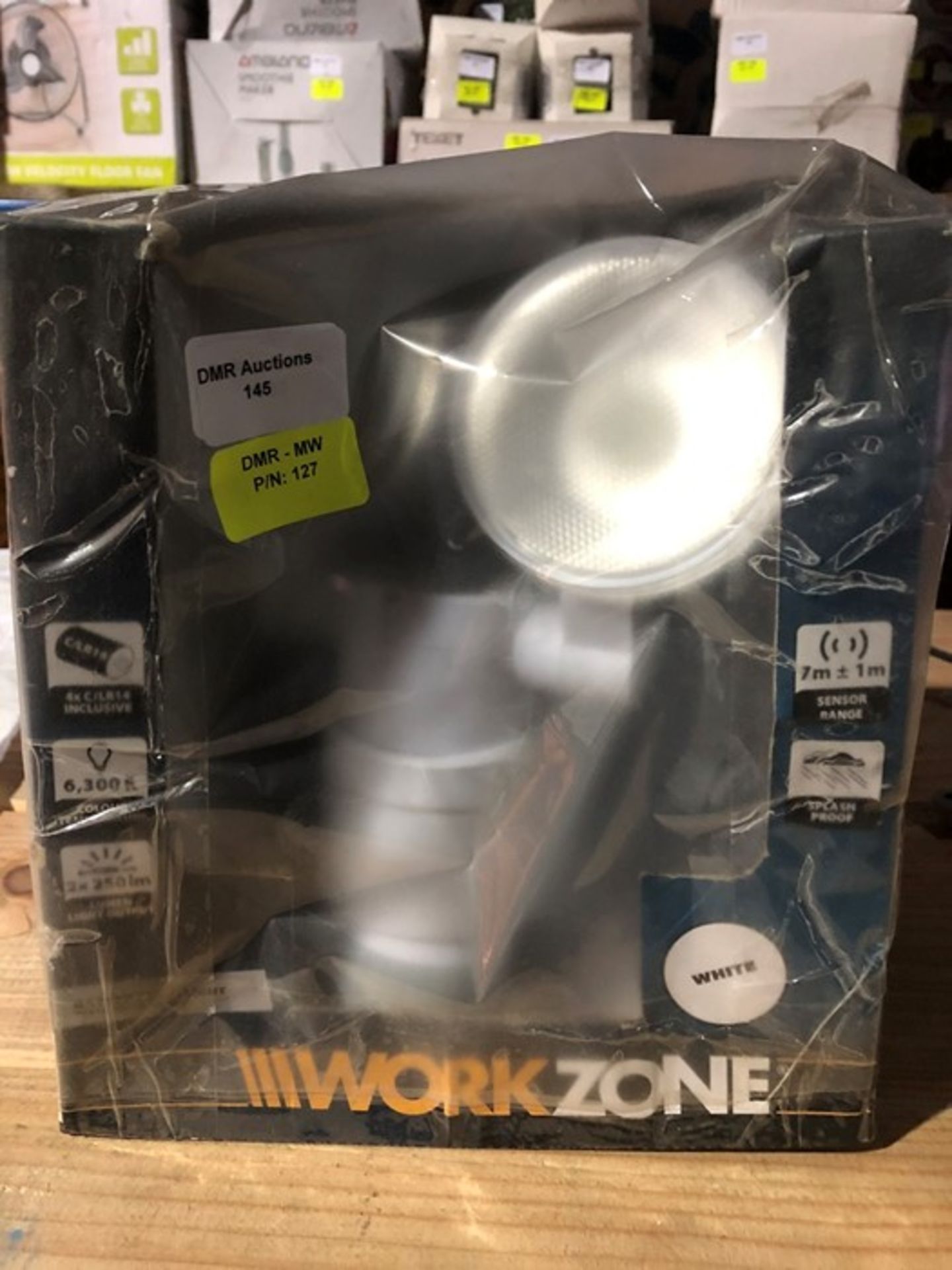 1 BOXED WORKZONE BATTERY SPOTLIGHT / RRP £34.99 (PUBLIC VIEWING AVAILABLE)