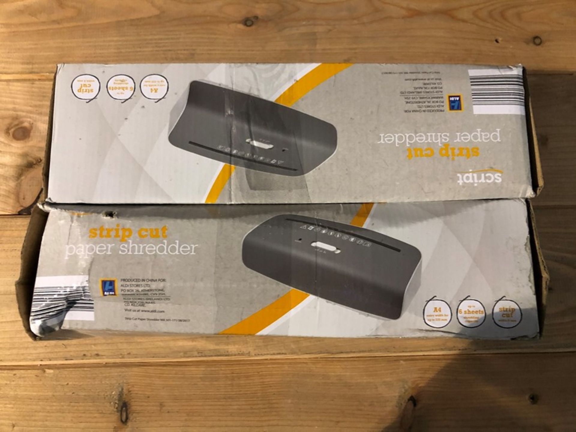 1 LOT TO CONTAIN 2 BOXED SCRIPT STRIP CUT PAPER SHREDDERS / RRP £16.00 (PUBLIC VIEWING AVAILABLE)