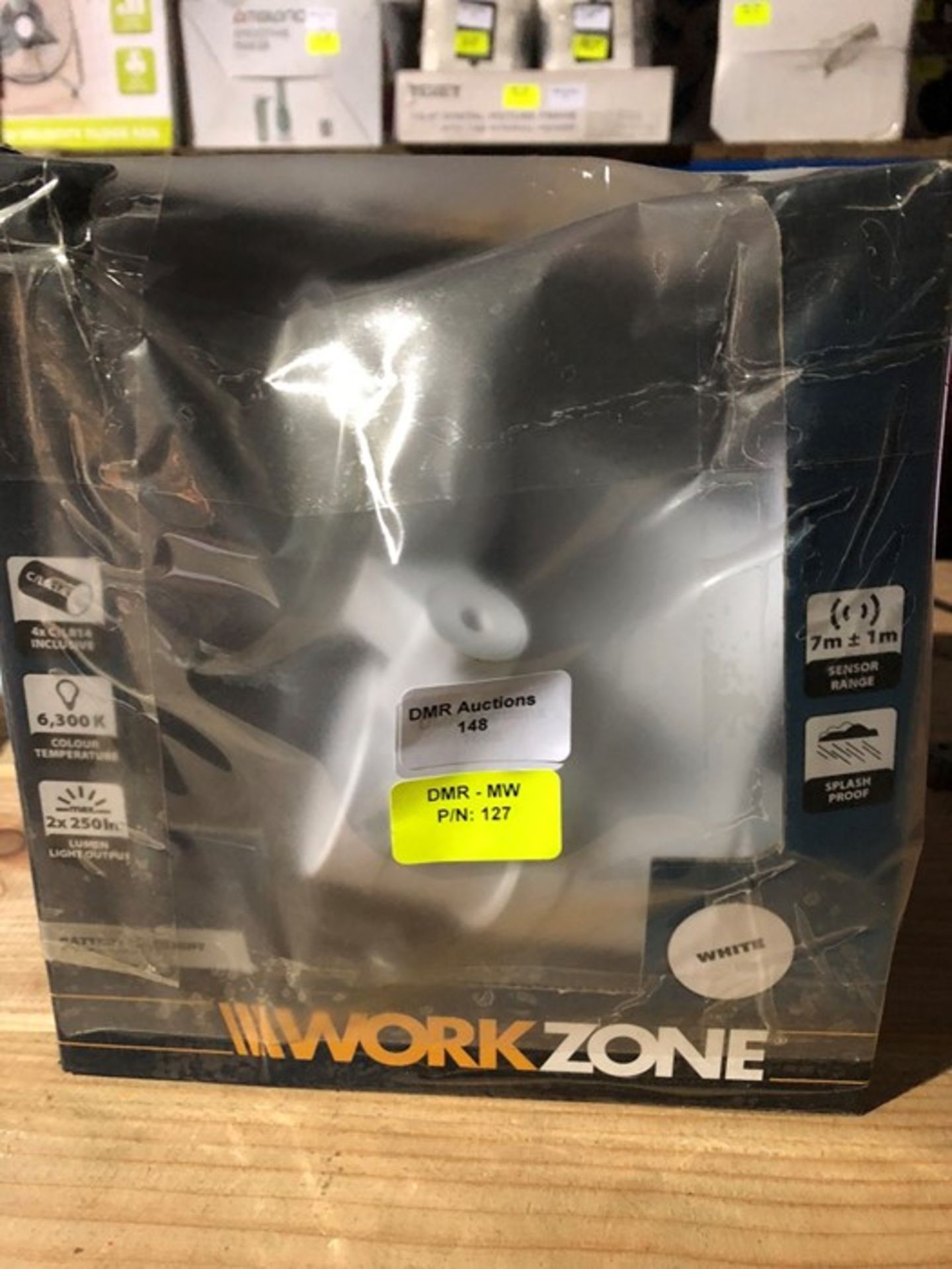 1 BOXED WORKZONE BATTERY SPOTLIGHT / RRP £34.99 (PUBLIC VIEWING AVAILABLE)