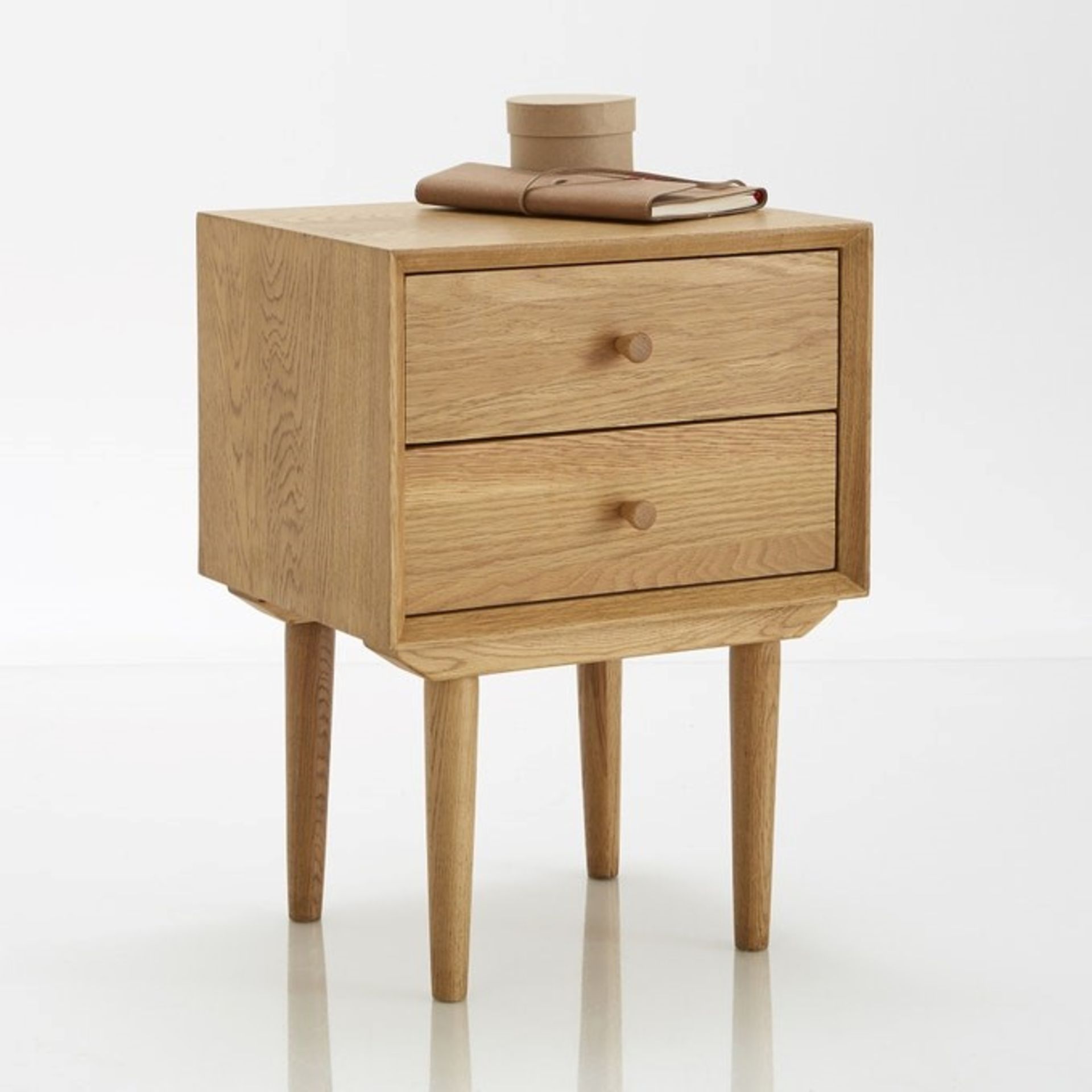 1 GRADE B BOXED QUILDA 2 DRAWER RETRO BEDSIDE TABLE IN LIGHT OAK WOOD / RRP £210.00 (PUBLIC