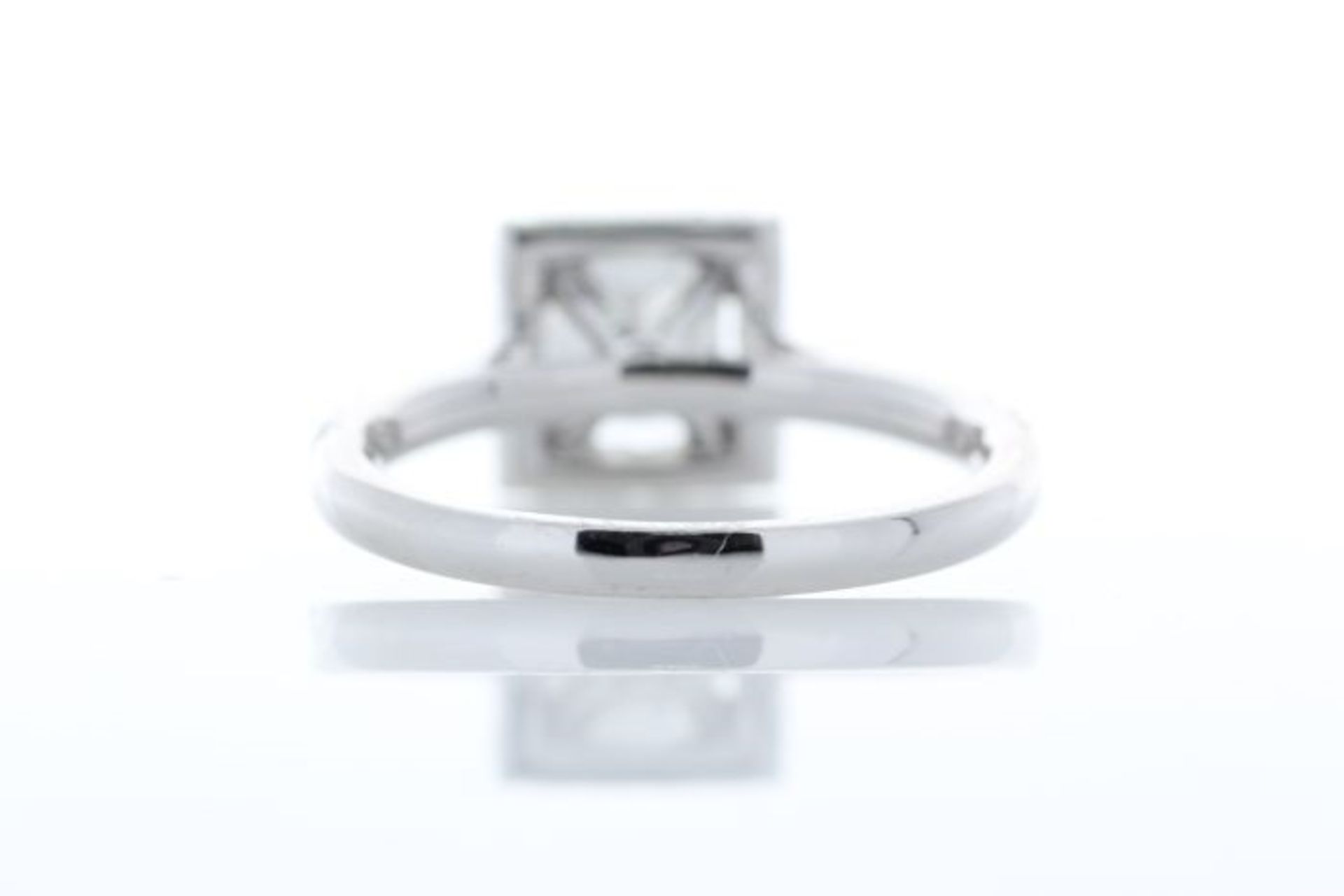 18ct White Gold Single Stone Princess Cut With Halo Shoulders Stone setting Diamond Ring (1.00) 1.36 - Image 3 of 6