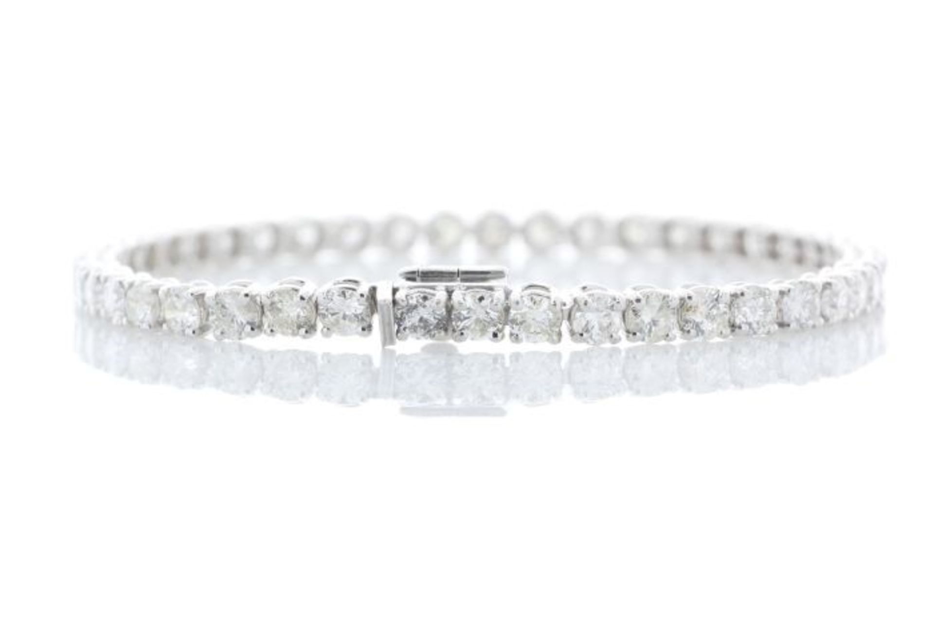 18ct White Gold Tennis Diamond Bracelet 9.03 - Image 3 of 4