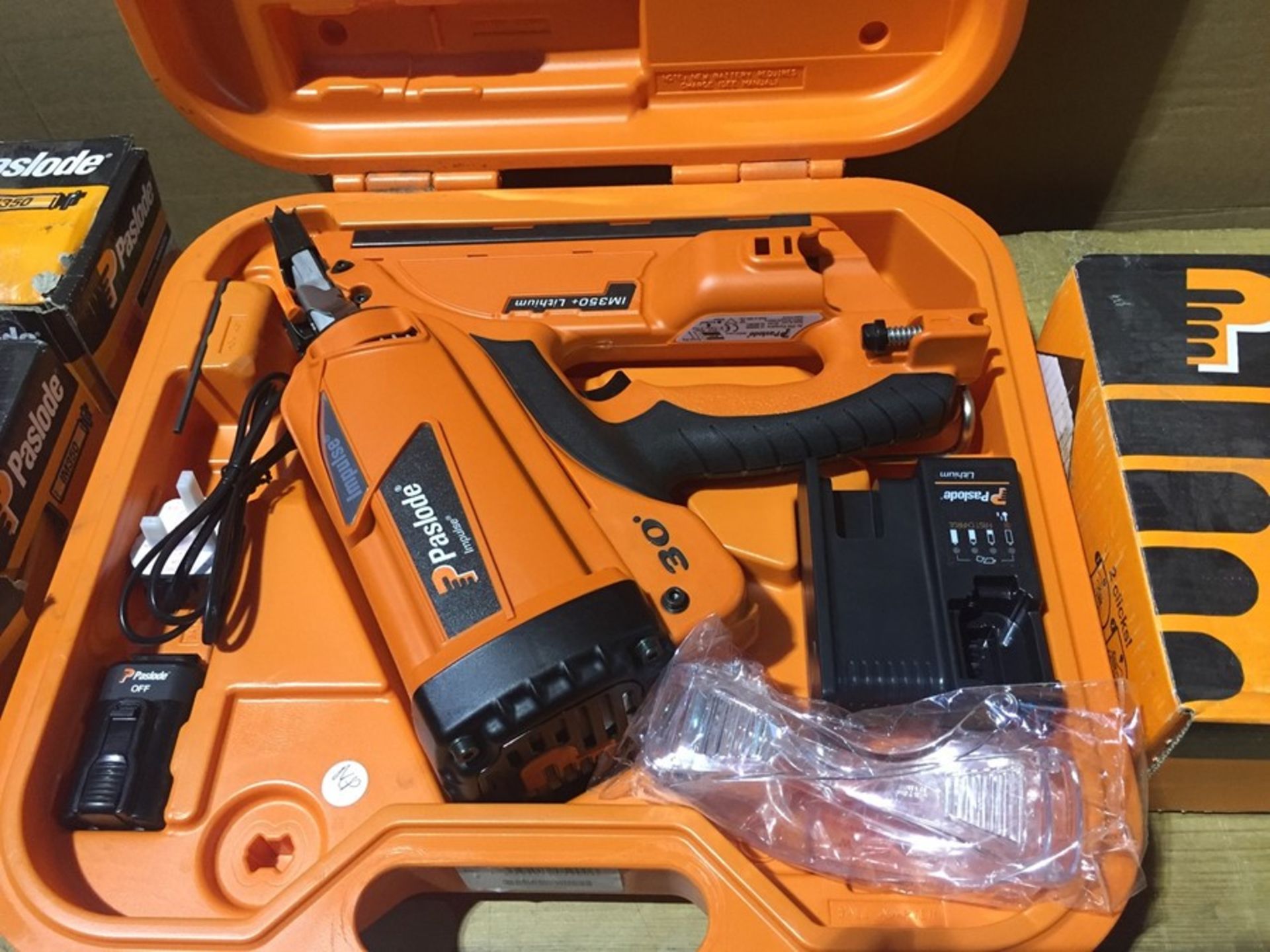 AS NEW PASLODE IMPULSE IM350+ LITHIUM NAIL GUN - Image 2 of 6