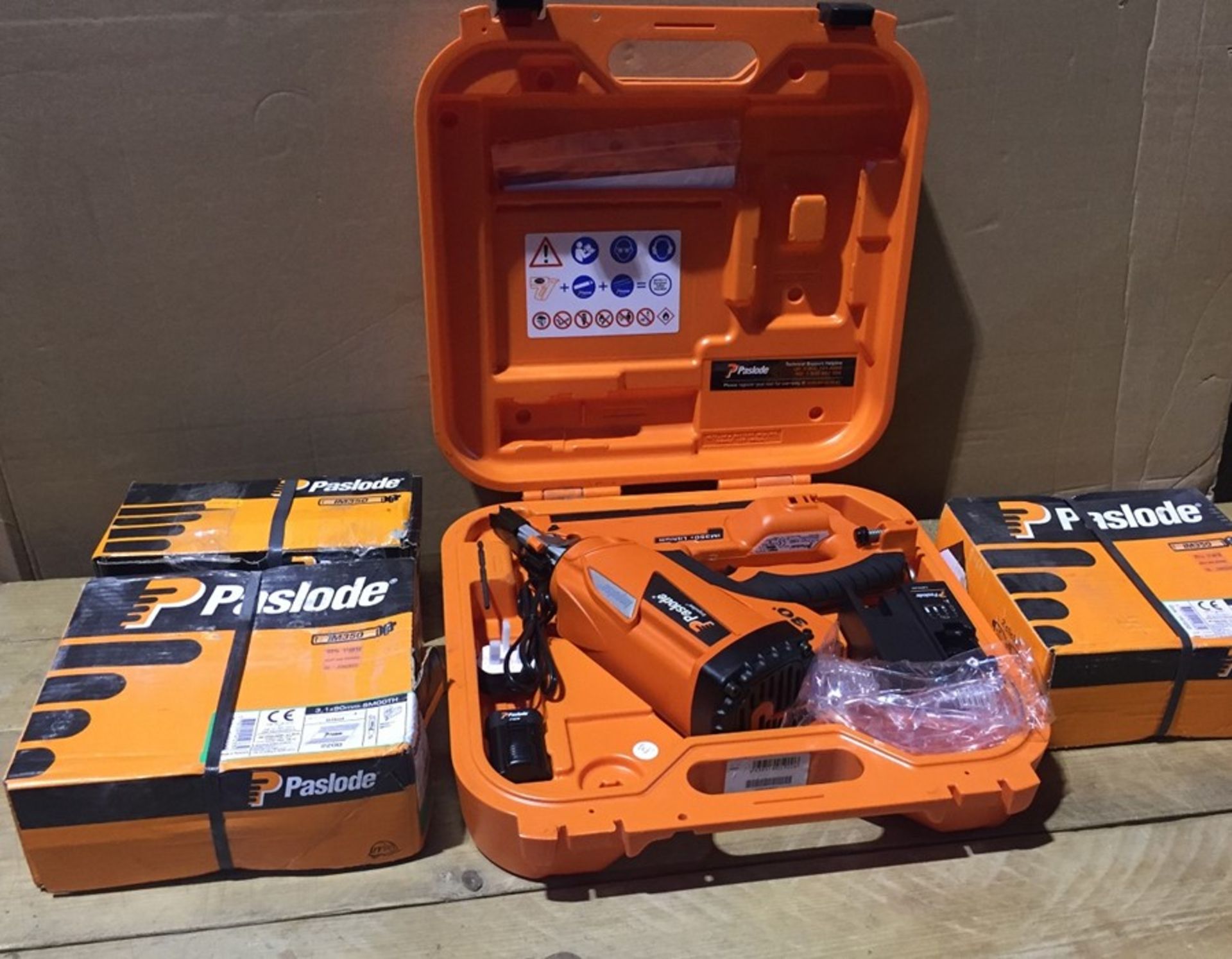 AS NEW PASLODE IMPULSE IM350+ LITHIUM NAIL GUN