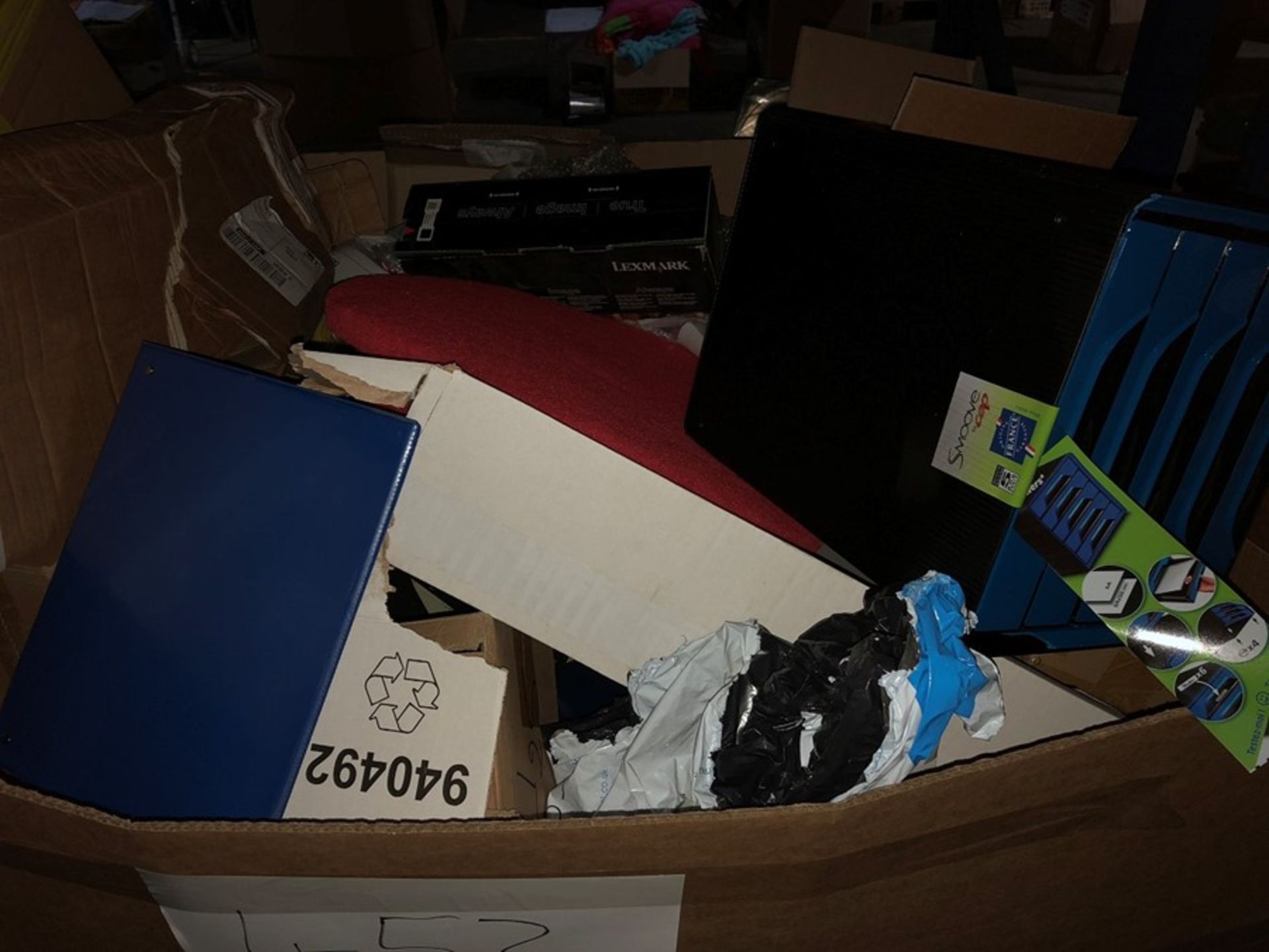 1 LOT TO CONTAIN AN ENTIRE PALLET OF OFFICE PRODUCTS / INCLUDES PENS, BINDERS, FOLDERS, BATHROOM