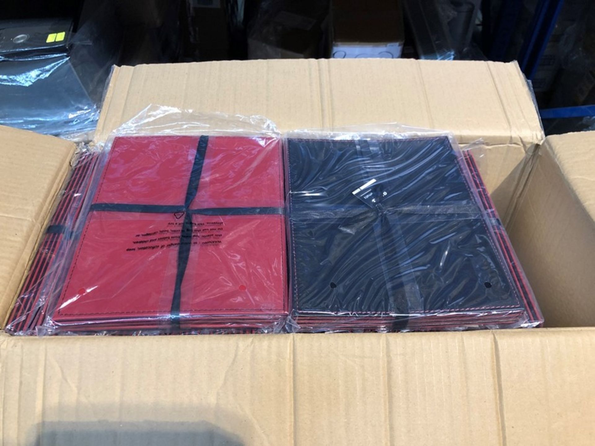 1 LOT TO CONTAIN 18 PLACEMATS / RRP £107.82 (PUBLIC VIEWING AVAILABLE)