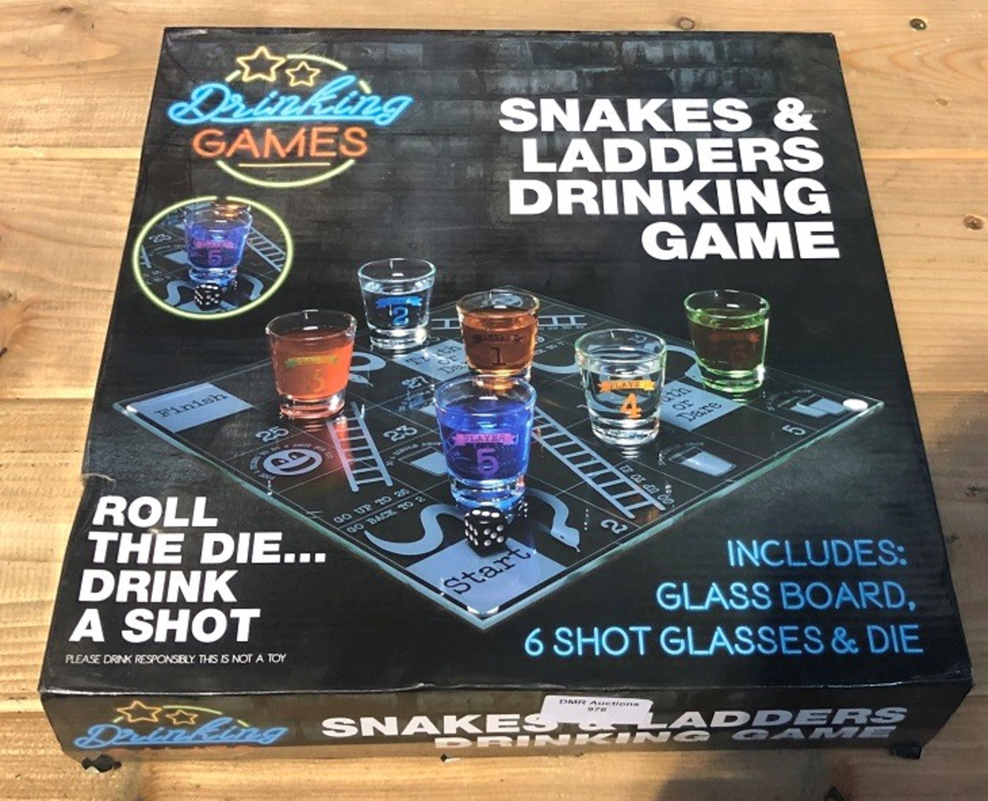 1 BOXED SNAKES AND LADDERS DRINKING GAME / RRP £10.99 (PUBLIC VIEWING AVAILABLE)