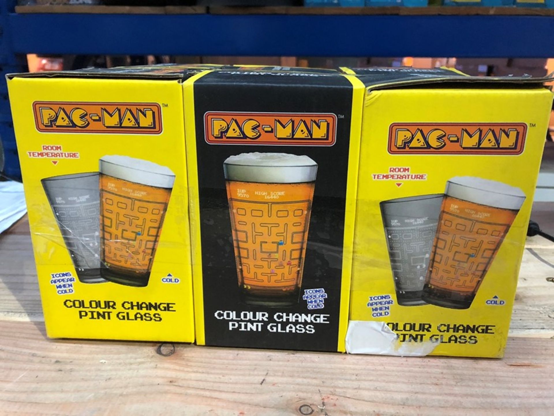 1 LOT TO CONTAIN 6 PAC-MAN COLOUR CHANGE PINT GLASSES / RRP £72.00 (PUBLIC VIEWING AVAILABLE)