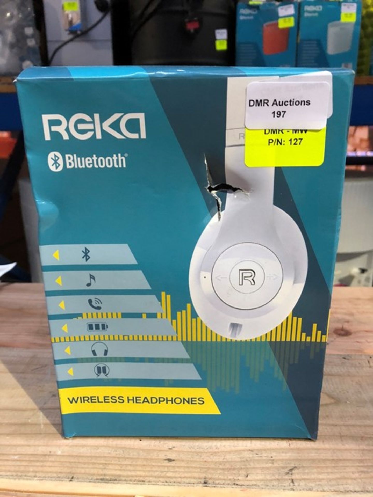 1 BOXED REKA BLUETOOTH WIRELESS HEADPHONES / RRP £25.98 (PUBLIC VIEWING AVAILABLE)