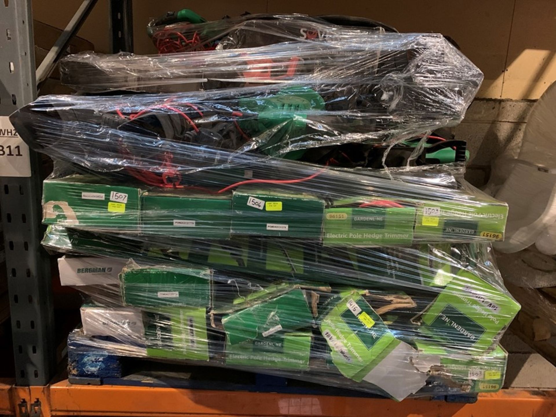 1 LOT TO CONTAIN 25 (APPROX) ASSORTED ELECTRICAL GARDENING EQUIPMENT / INCLUDES ELECTRIC WEEDERS,