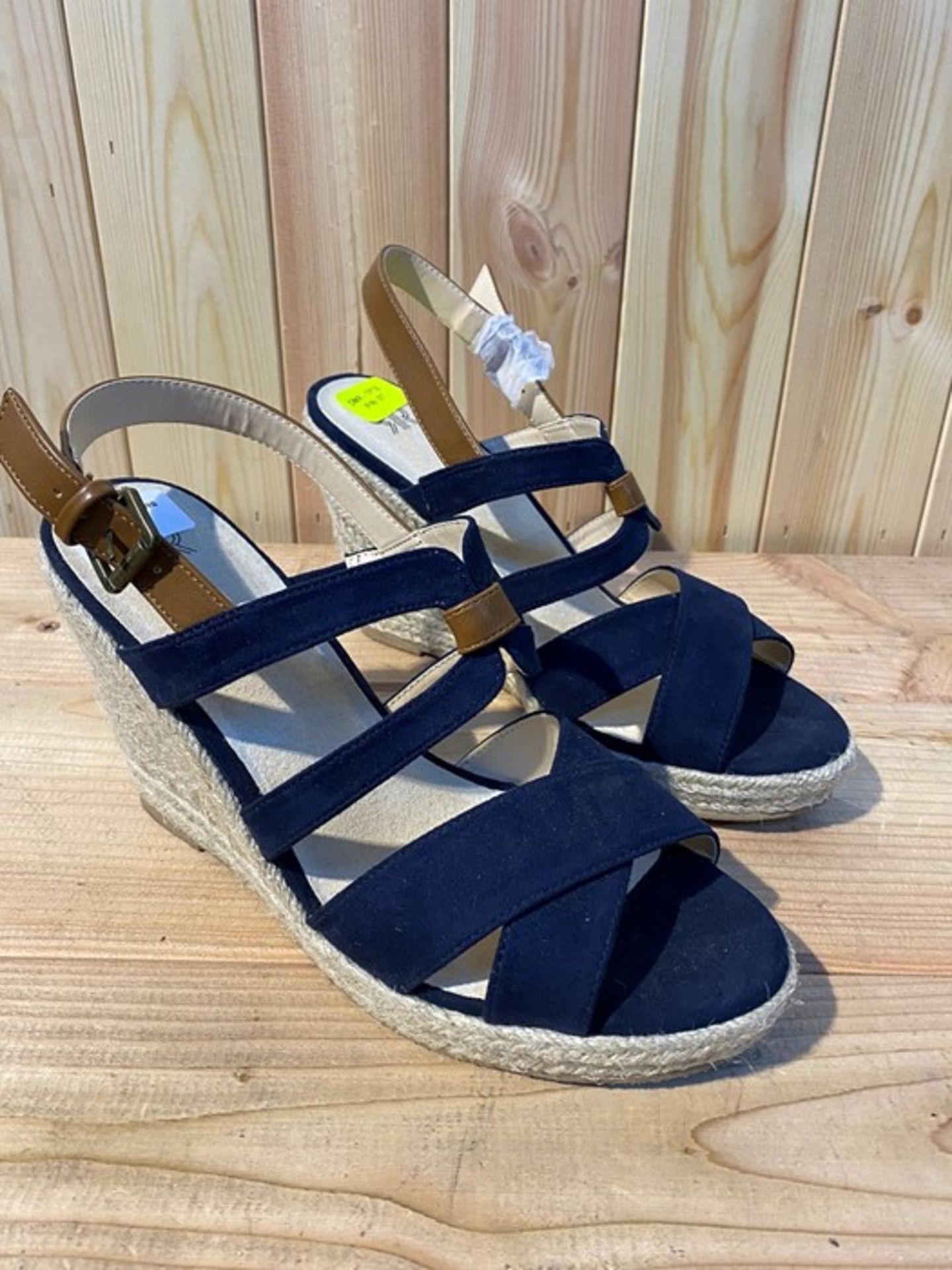 1 PAIR OF WOMEN'S LA REDOUTE HIGH WEDGE SANDALS IN NAVY BLUE / SIZE: 7 1/4 / RRP £46.00 (PUBLIC