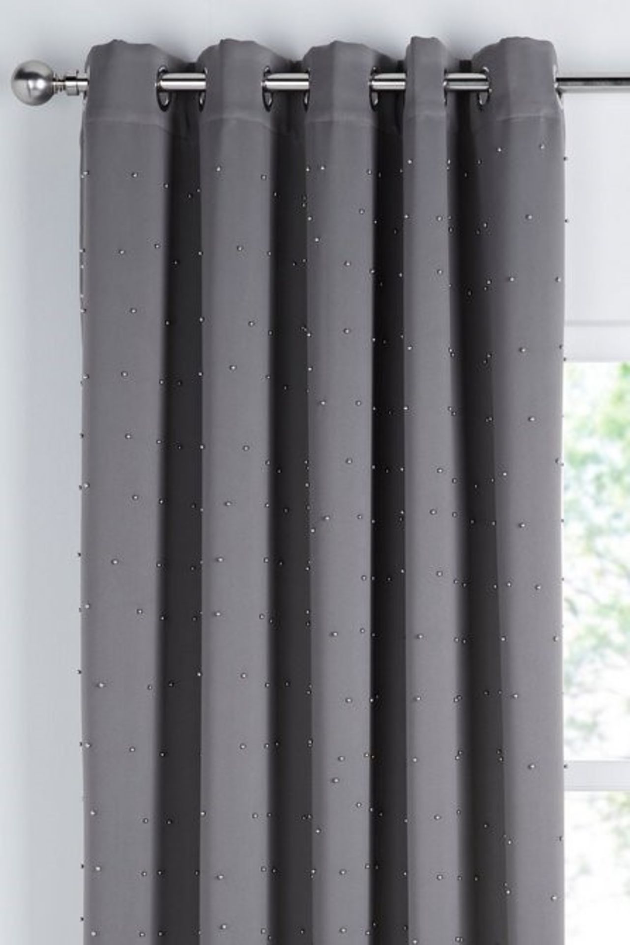 1 BAGGED SILVER PEARL BLACKOUT EYELET CURTAINS IN GREY / SIZE: 90 X 90" / RRP £64.99 (PUBLIC VIEWING