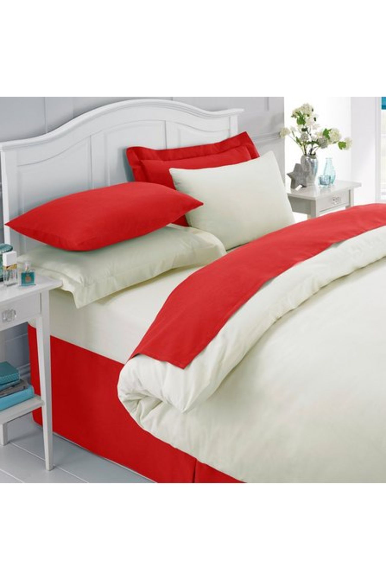 1 BAGGED PERCALE PLAIN DYED FLAT SHEET IN RED / RRP £33.49 (PUBLIC VIEWING AVAILABLE)