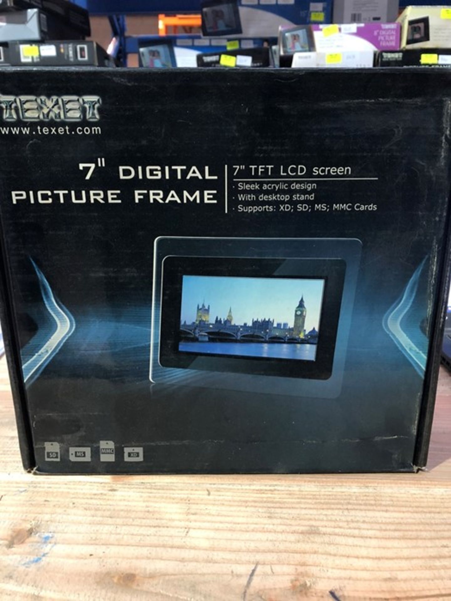 1 BOXED TEXET 7" DIGITAL PICTURE FRAME IN BLACK / RRP £29.99 (PUBLIC VIEWING AVAILABLE)