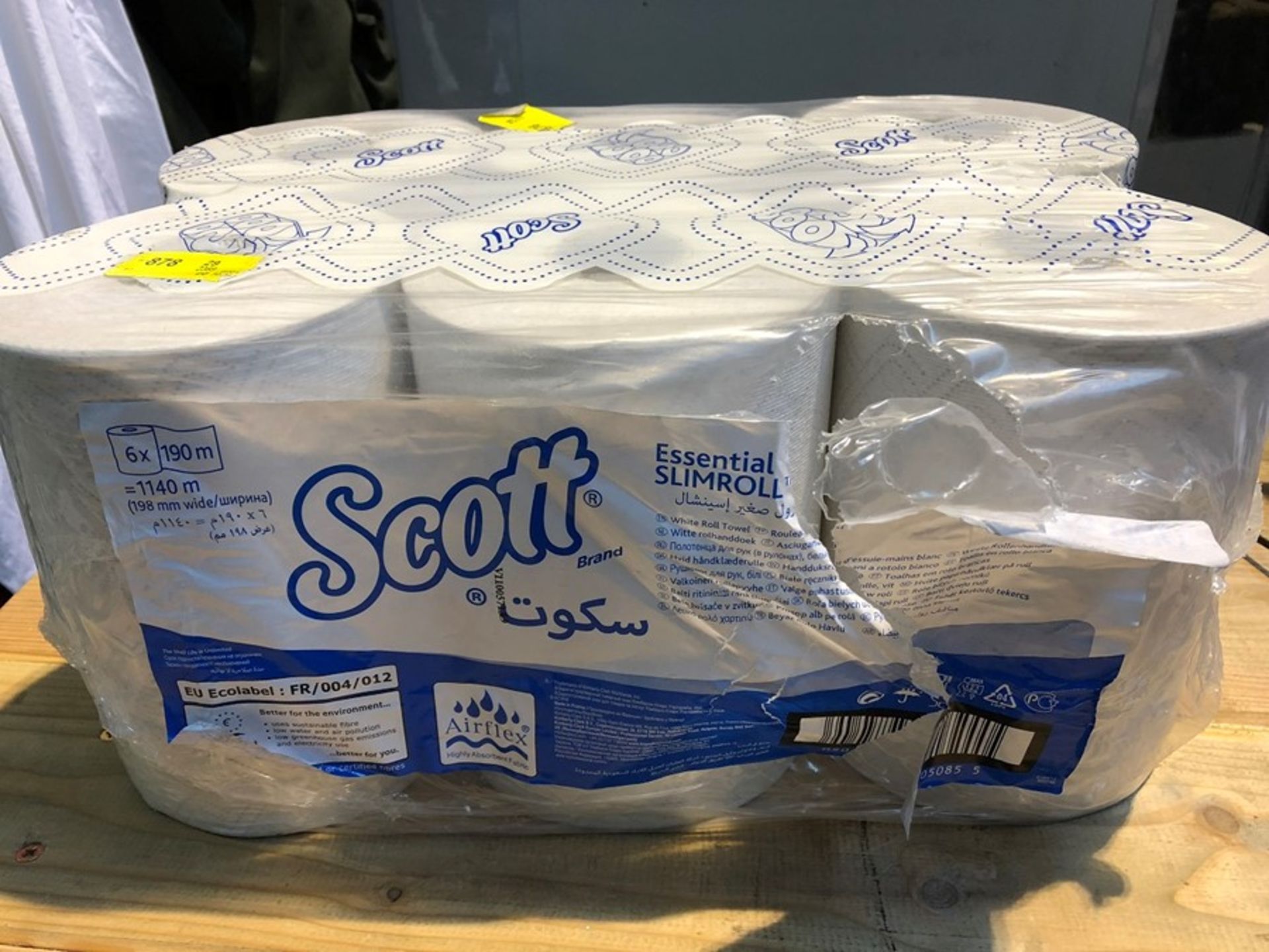 1 BAGGED 6 PACK OF SCOTT SLIMROLL PAPER HAND TOWELS IN WHITE / PN - 894 (PUBLIC VIEWING AVAILABLE)
