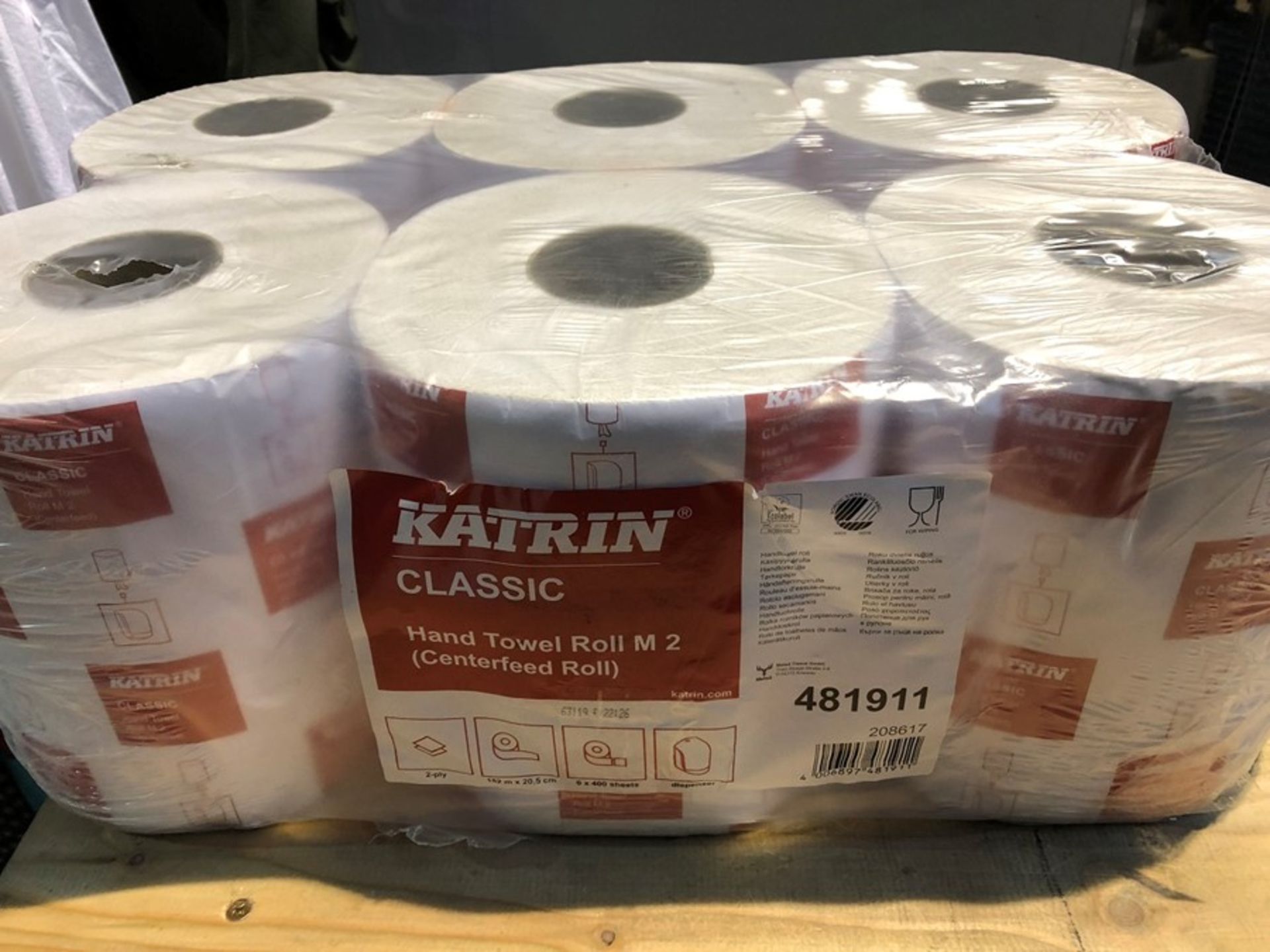 1 BAGGED 6 LARGE PACK OF KATRIN HAND TOWELS IN WHITE - PN - 894 (PUBLIC VIEWING AVAILABLE)
