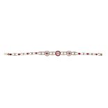 RUBIN-DIAMANT-BRACELETArt déco.Traumhaftes Bracelet in Gelb- und Weissgold 18 kt. Die runden und