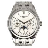 PATEK PHILIPPEGentleman's wristwatch "Perpetual Calendar".Manufacturer/Manufaktur: Patek Philippe,