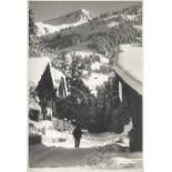 NAEGELI, JACQUES1885 Altnau 1971Dorfstrasse in Gstaad.Silbergelatineabzug,sig. u.r.,28x19 cm (BG)- -