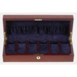AUFBEWAHRUNGSBOXOne horizontal wood and blue velvet fitted box for six gentleman's wristwatches (