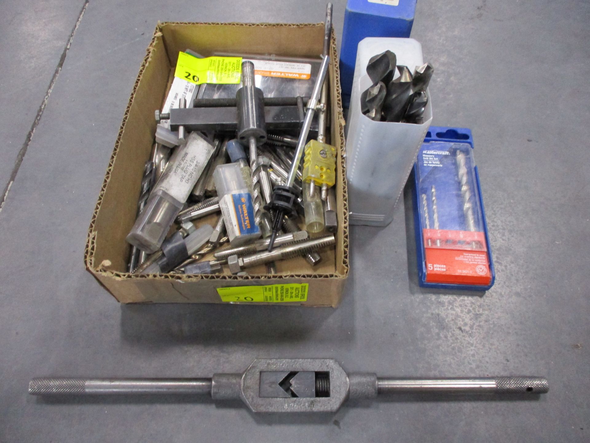 Flat of tap & die bits