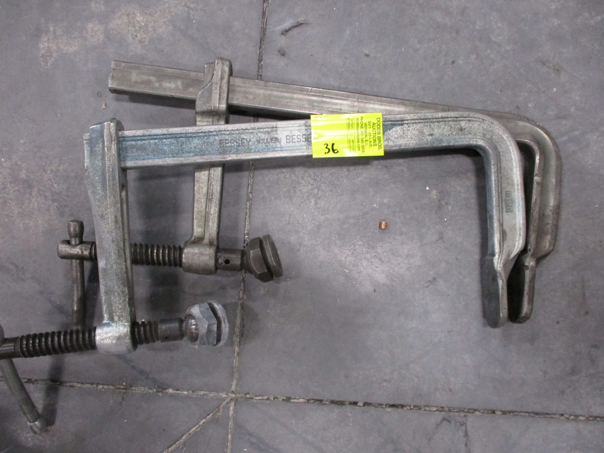 2 medium adjustable clamps