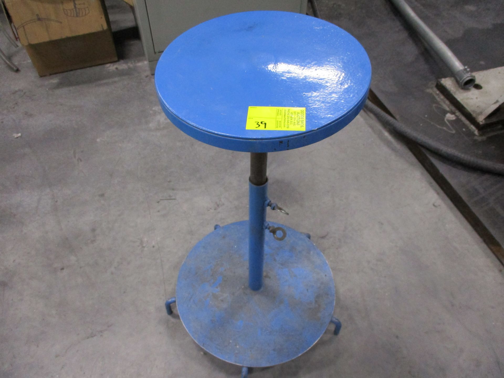 Metal adjustable stool